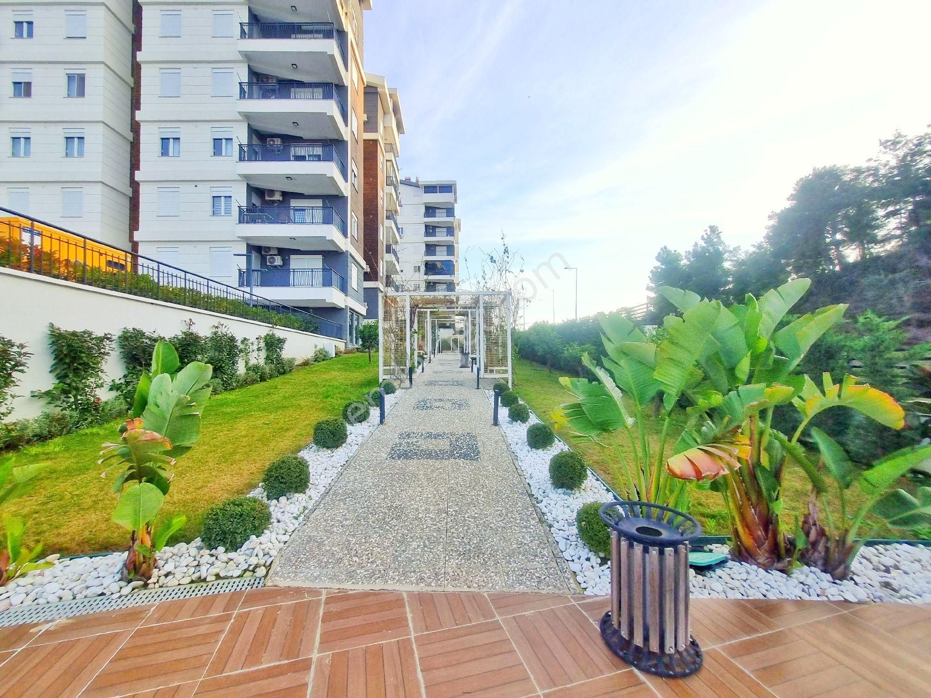 Manavgat Merkezinde Site İcerisinde Lüks Daire - Görsel 2