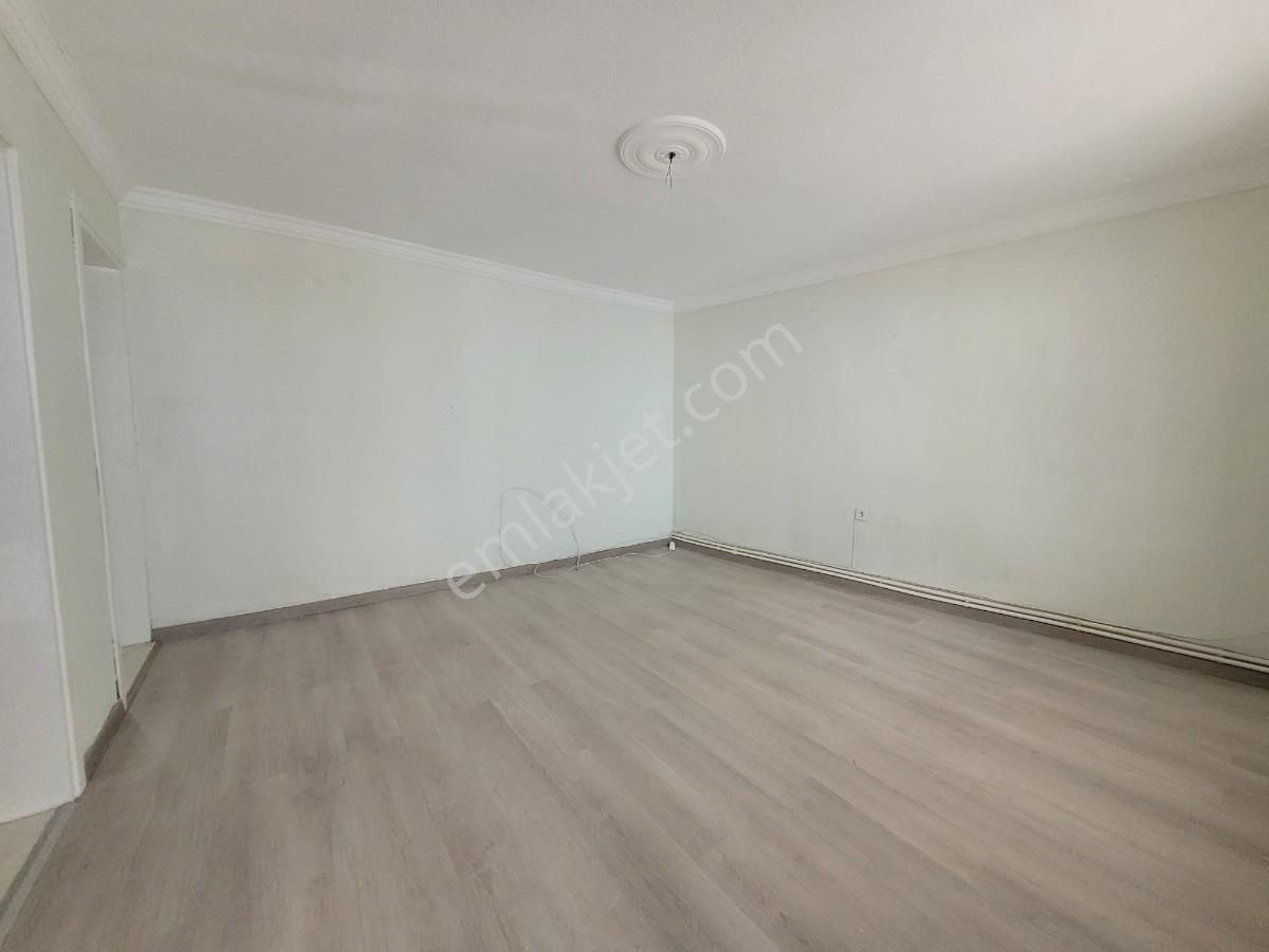 Bayraklı Pttbank Yakını Kiralık Daire