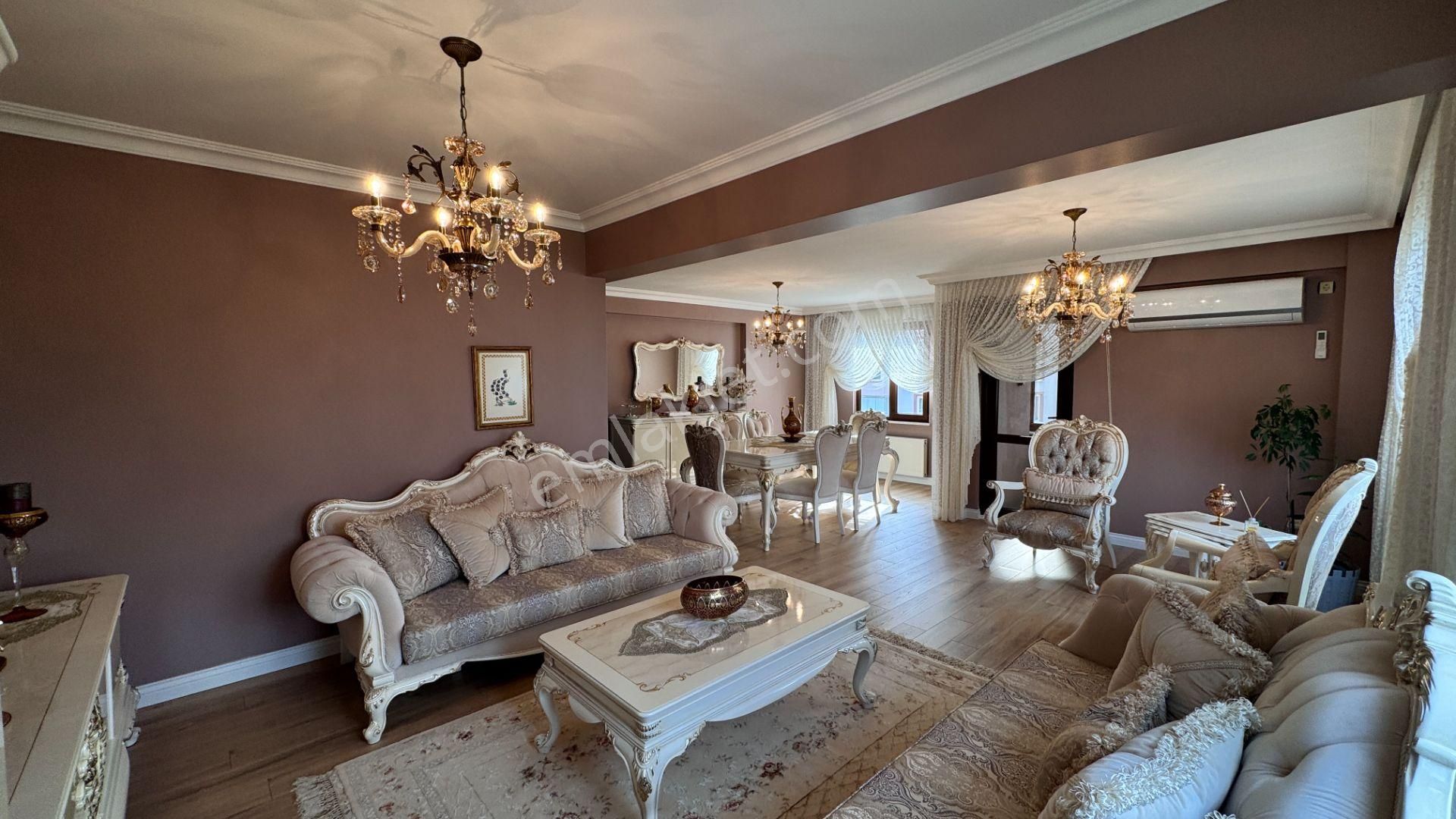 Yüzbaşılar Mah. Aytepe Sitesi Satılık 4+1 Eğimsiz Üst Dubleks