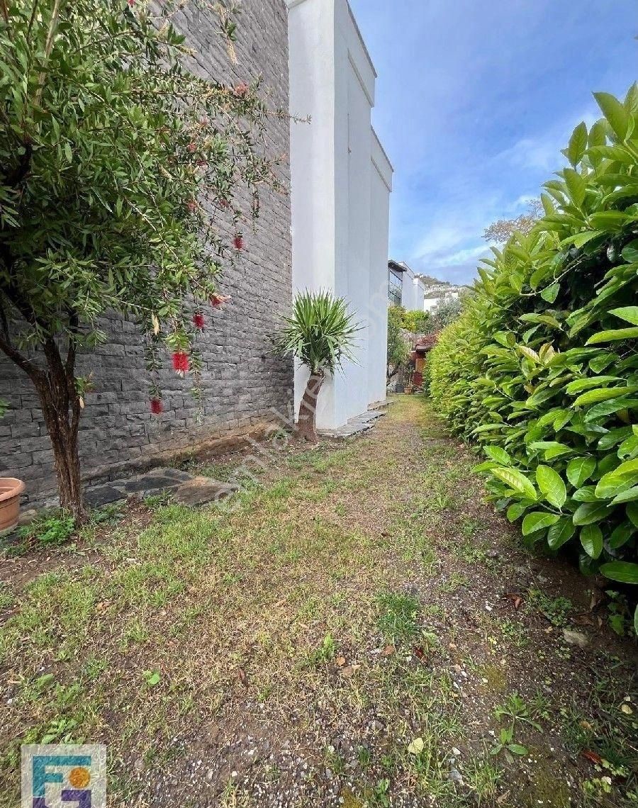 Gümüşlük De Satılık Eşyalı Bahçe Katı Daire. - Görsel 22