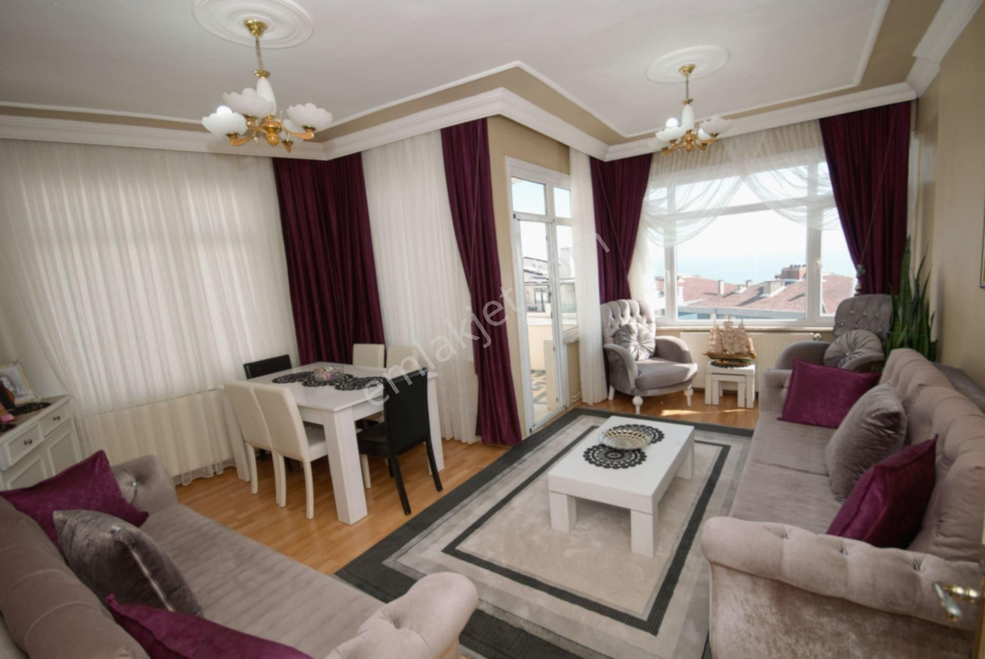 Darıca Sahilde Full Deniz Manzaralı Geniş 3+1 Satılık Daire