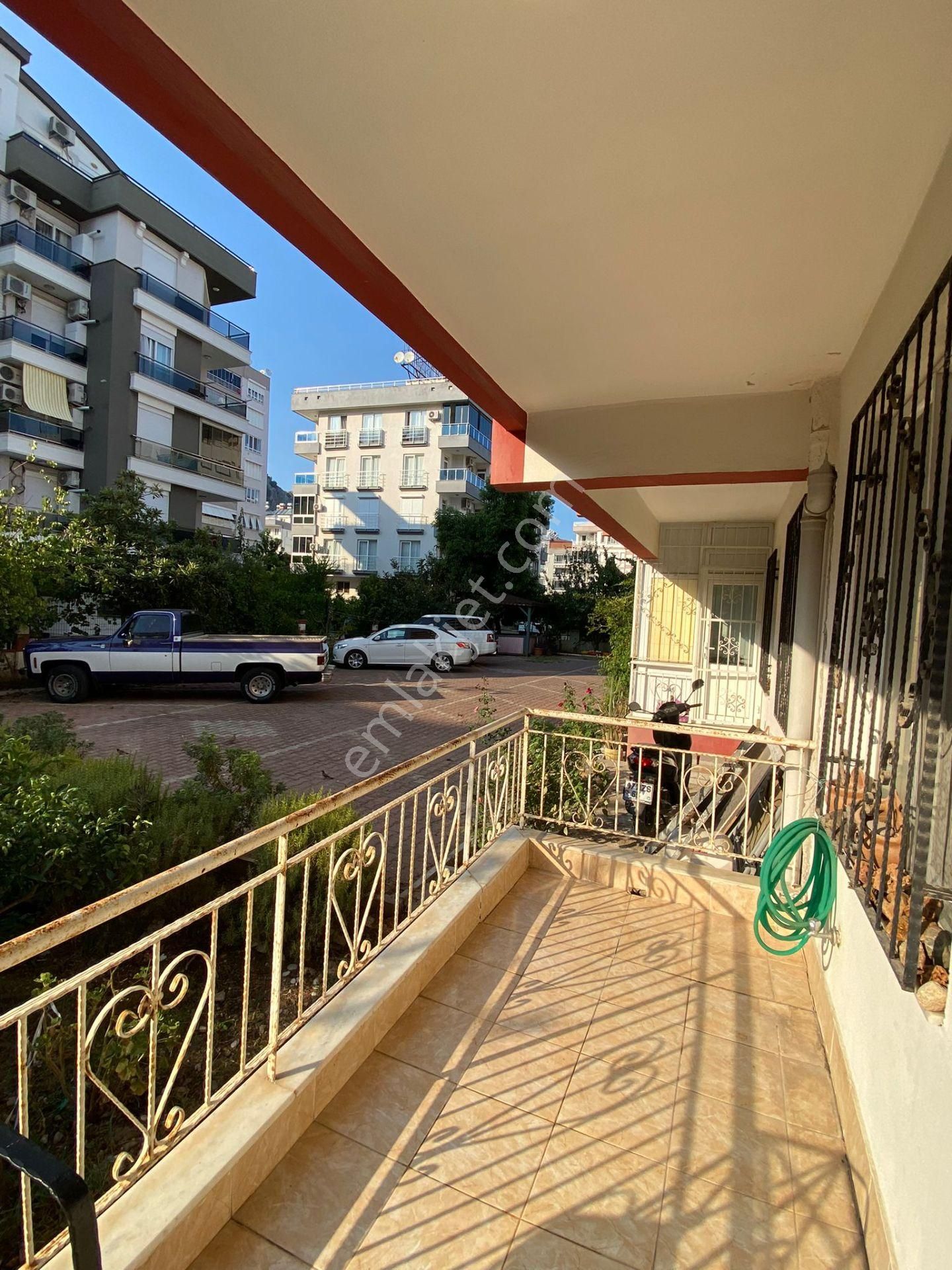 Hurma 'da Merkezi Konumda Çok Geniş 4+1 Ters Dubleks - Görsel 9