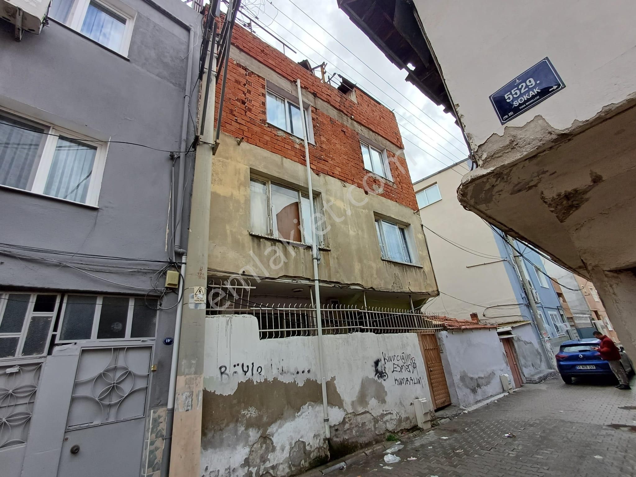 Çamdibi'nde Tek Tapu 3 Katlı Bina - Görsel 2