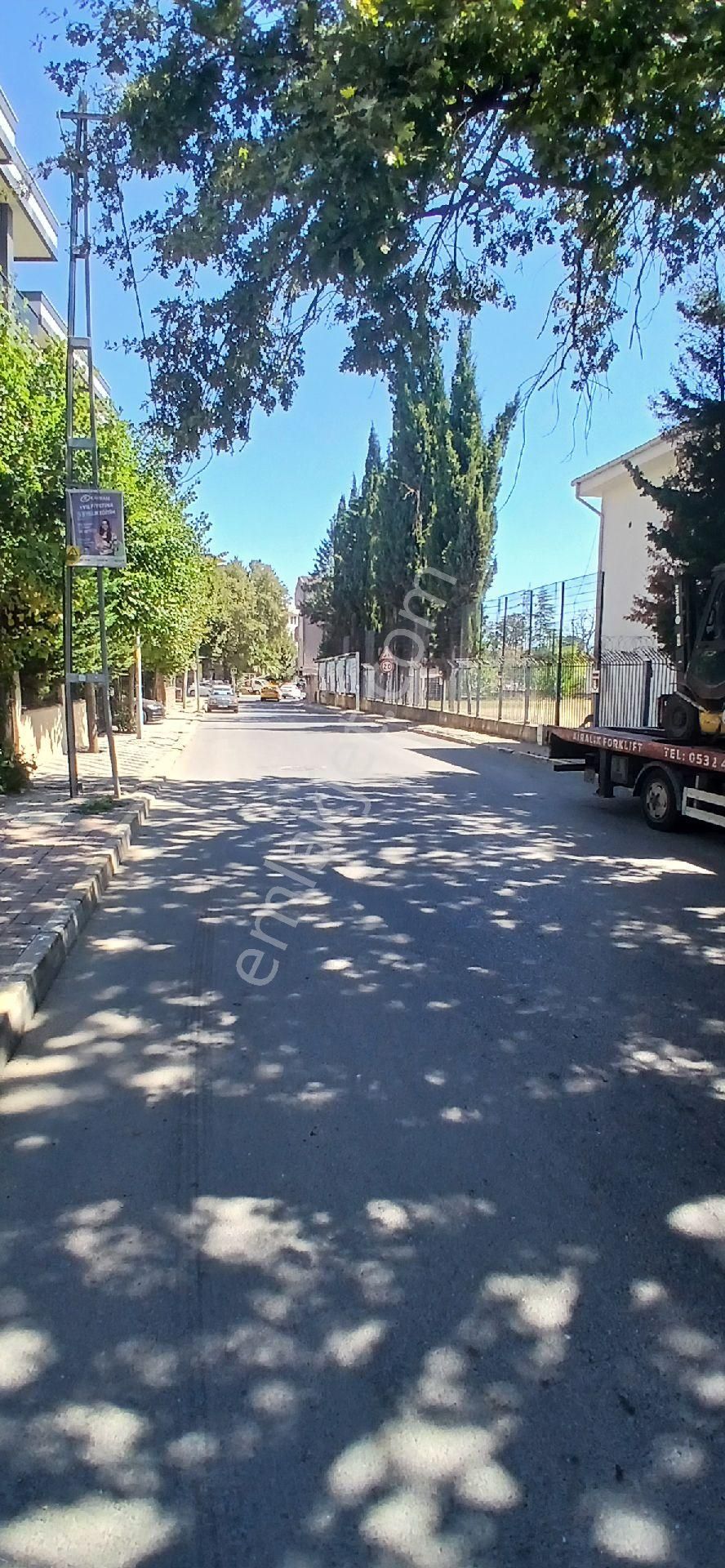 Sağlamdan Konut + Ticari Alanlı Şahane Konumda Fırsat Arsa 404 M2 - Görsel 2