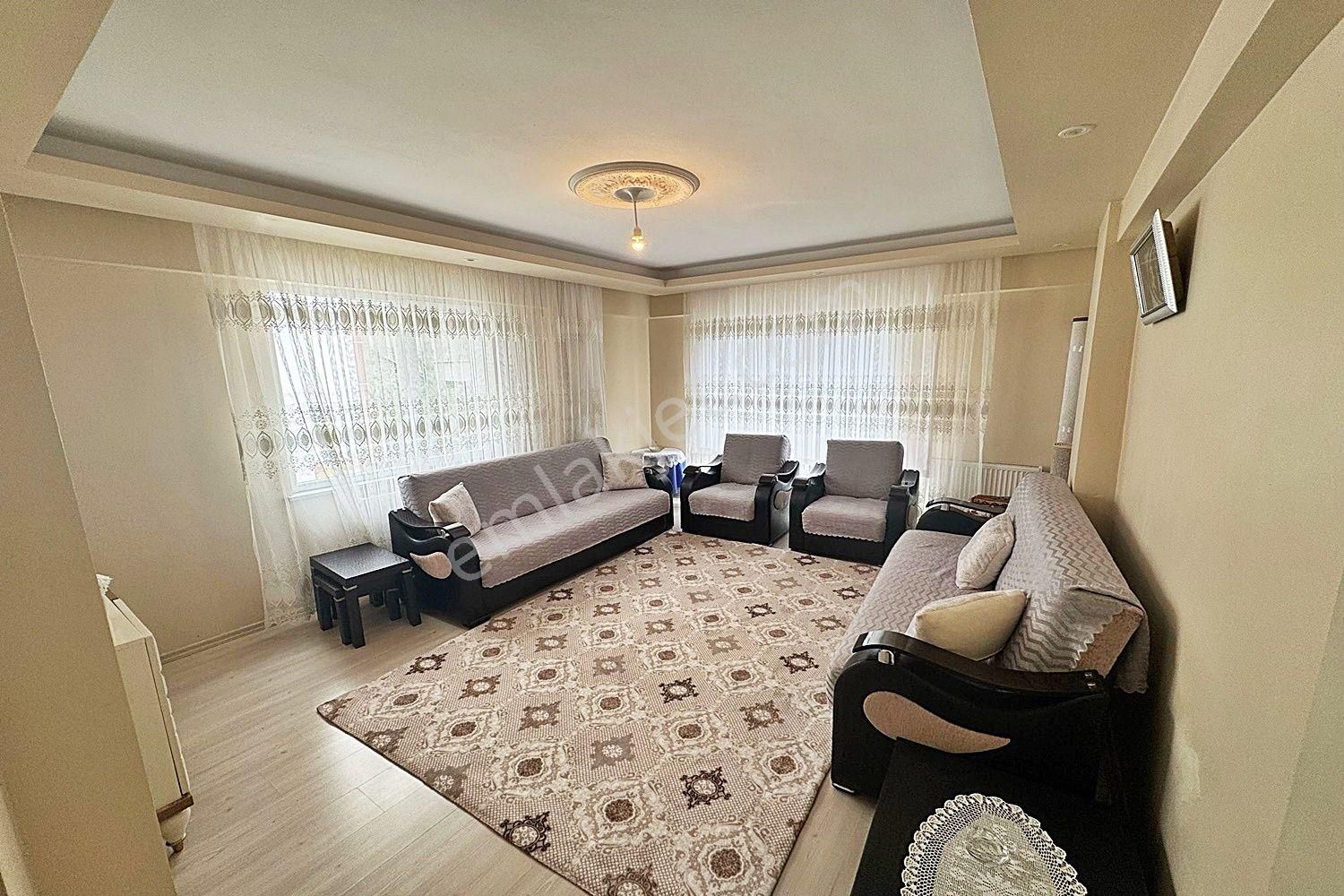 Metin Yapı'dan 90m2 Ankastreli İskanlı Kombili Satılık 2+1