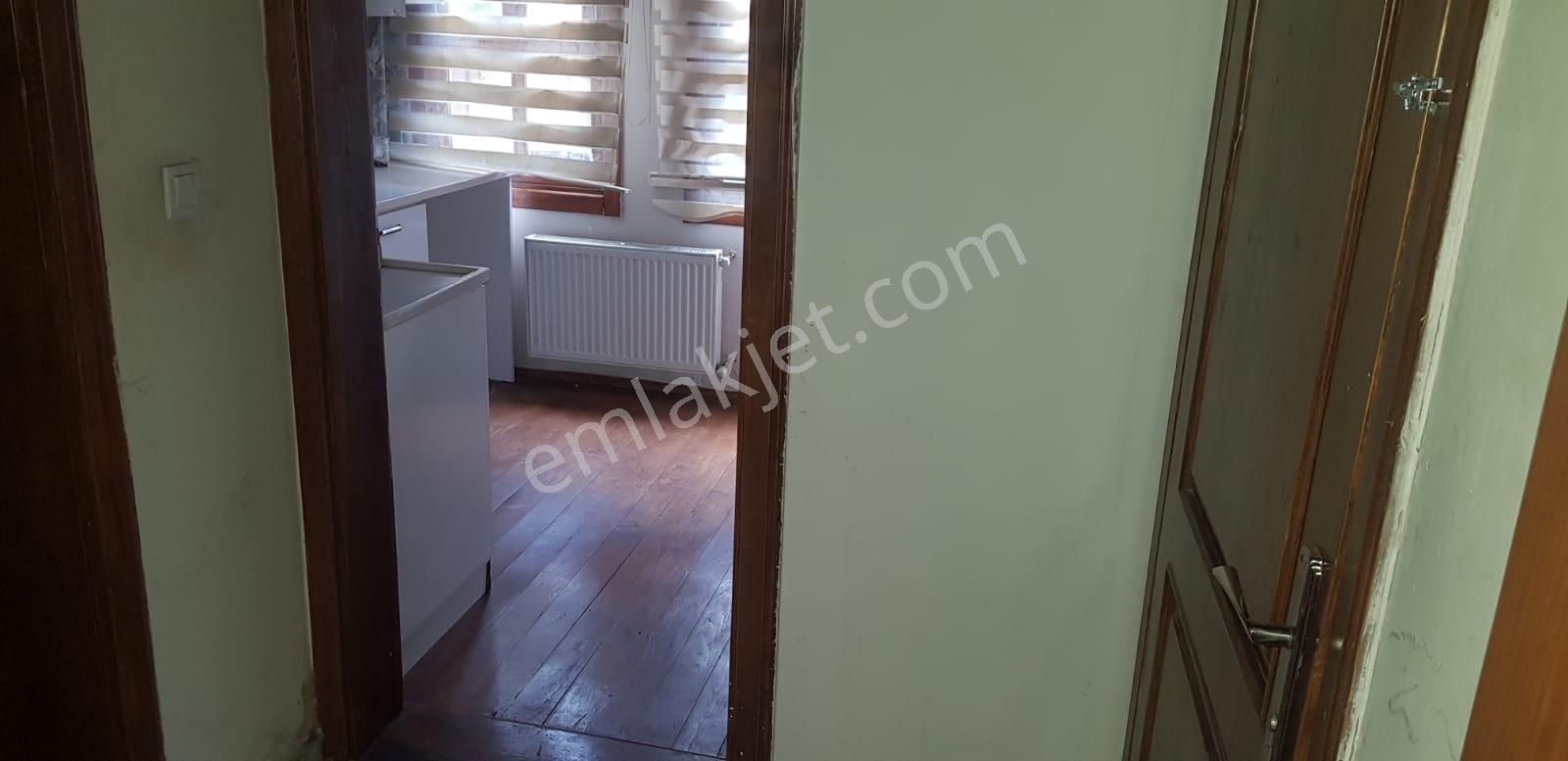 Altıparmak'ta 3 Kat 3 Daire 6 Oda+3 Salon Komple Kiralık Bina - Görsel 4
