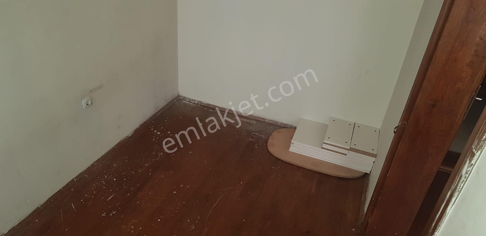 Altıparmak'ta 3 Kat 3 Daire 6 Oda+3 Salon Komple Kiralık Bina - Görsel 7