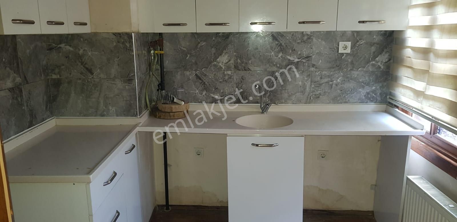 Altıparmak'ta 3 Kat 3 Daire 6 Oda+3 Salon Komple Kiralık Bina - Görsel 17
