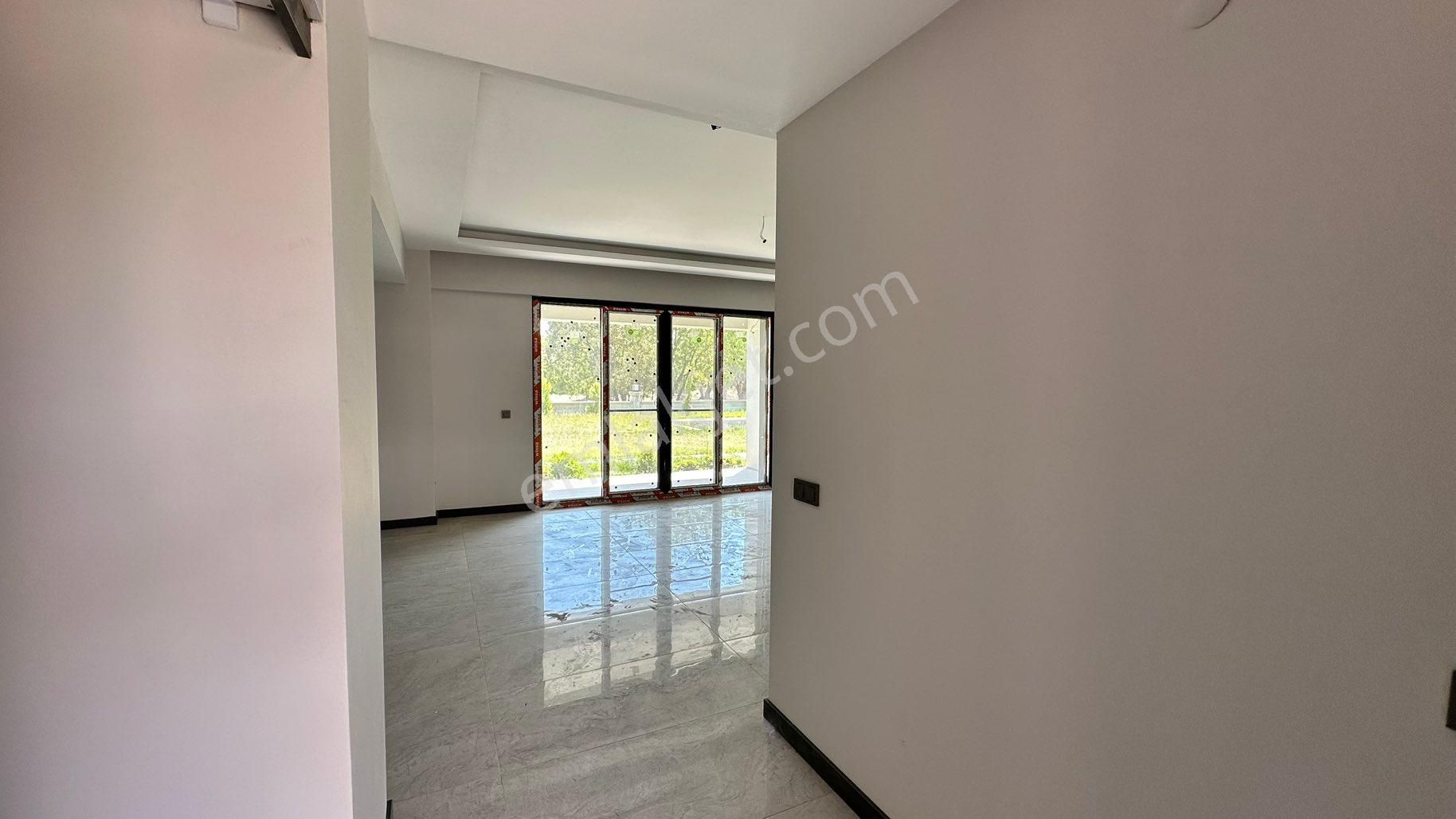 Menemen Emıralem'de Havuzlu Sıtede 3+1 Dubleks Vılla – Doğayla İç İçe, Ferah Yaşam Alanı - Görsel 10