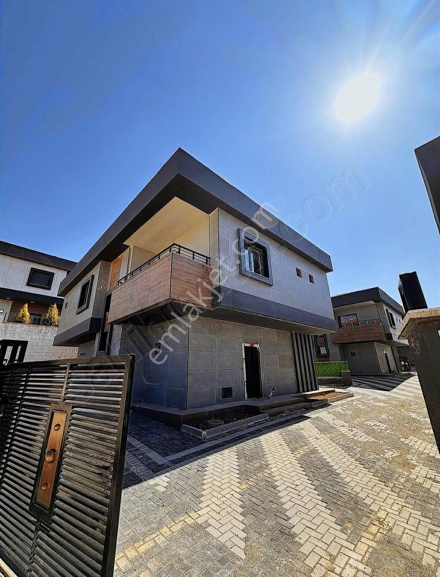 Beymahall Gyo'dan Körkün'de 5+1 Villa