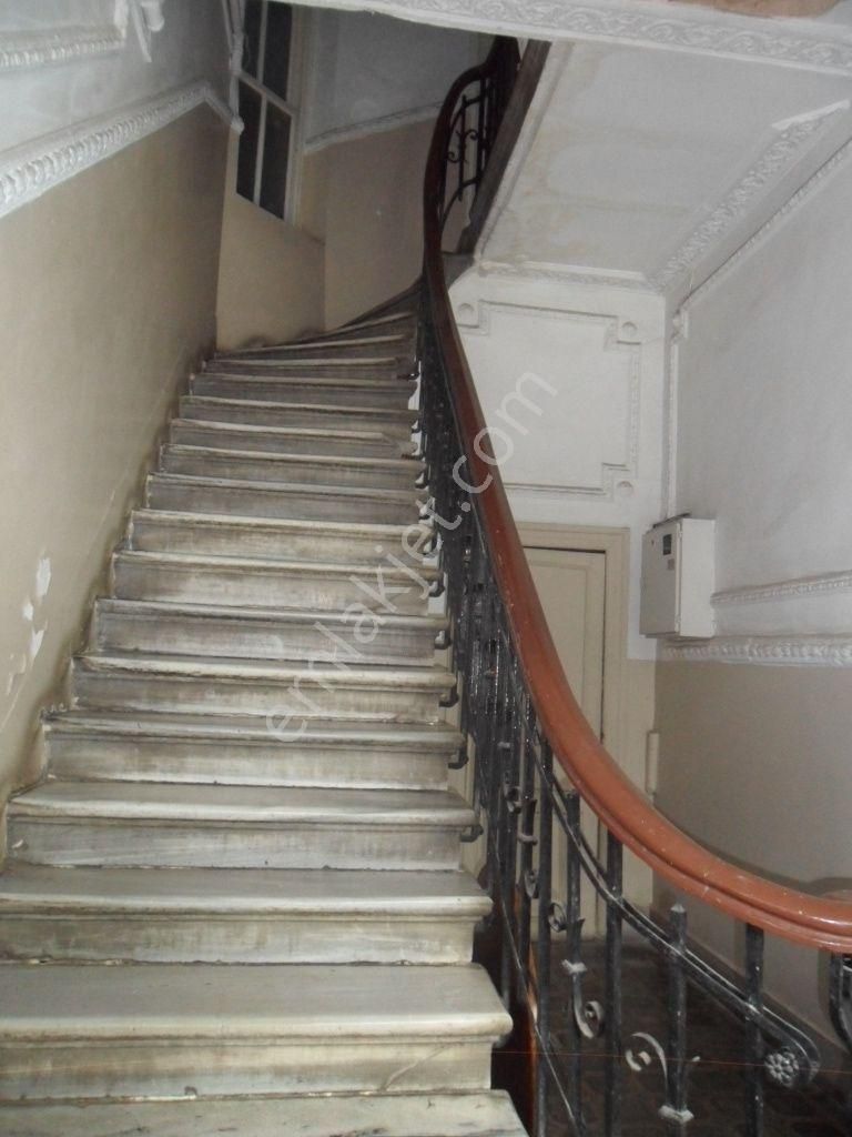 Osmanbey Metro Durağı Yakını Lotus Nişantaşı Karşısında Bina - Görsel 3