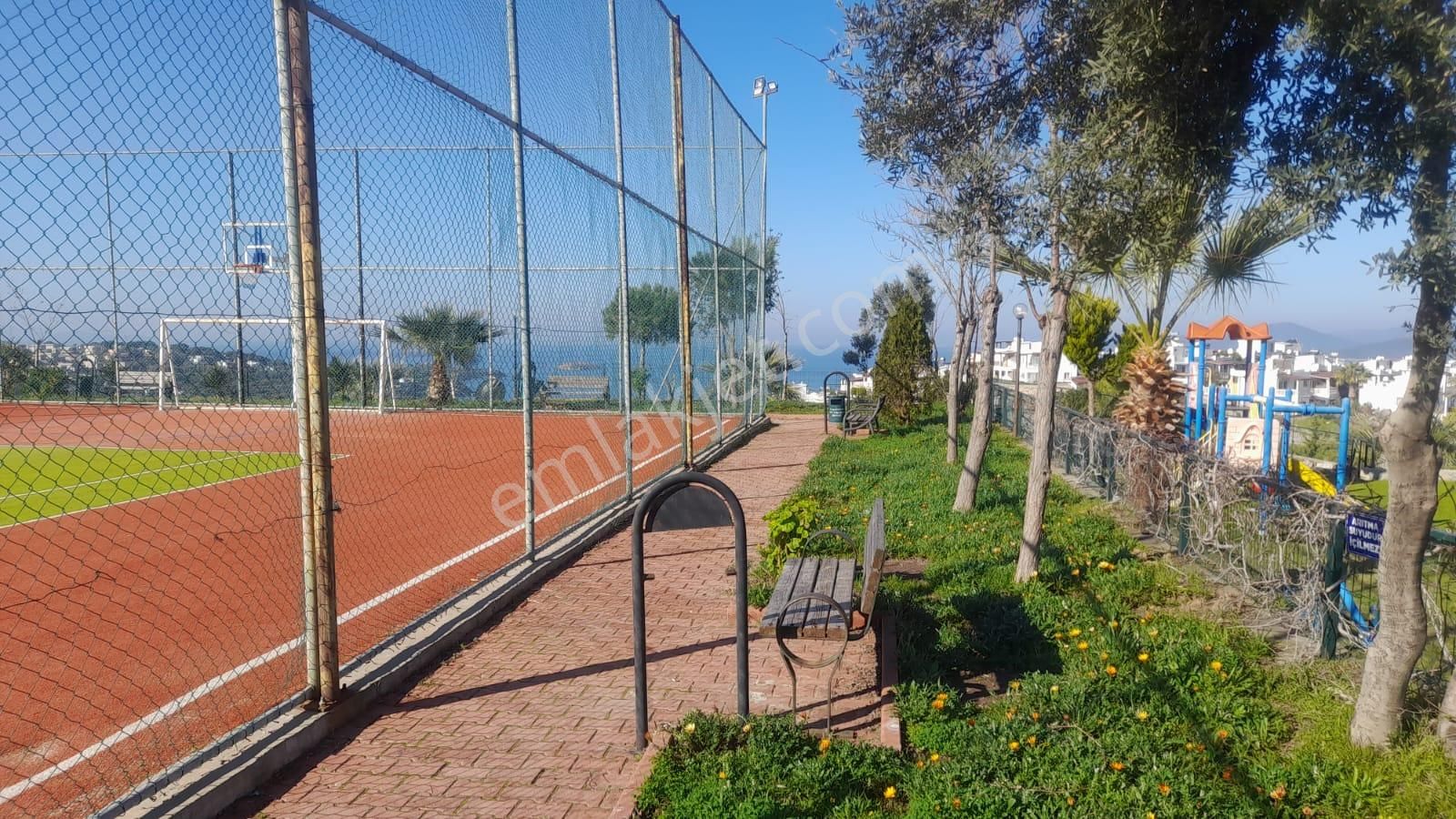 Gültan Sitesinde En Ön Sıra Köşe Dubleks Villa - Görsel 31