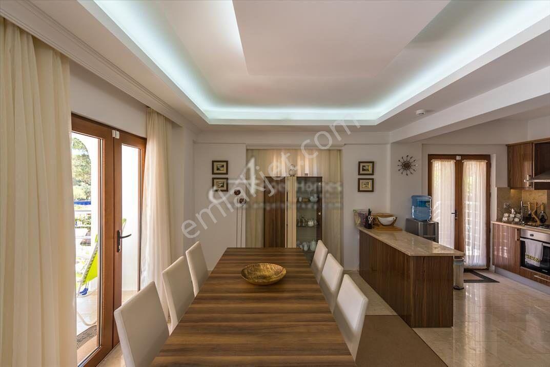 Hisarönü'nün En Güzel Lokasyonundan Satılık 4 Odalı Villa - Görsel 8