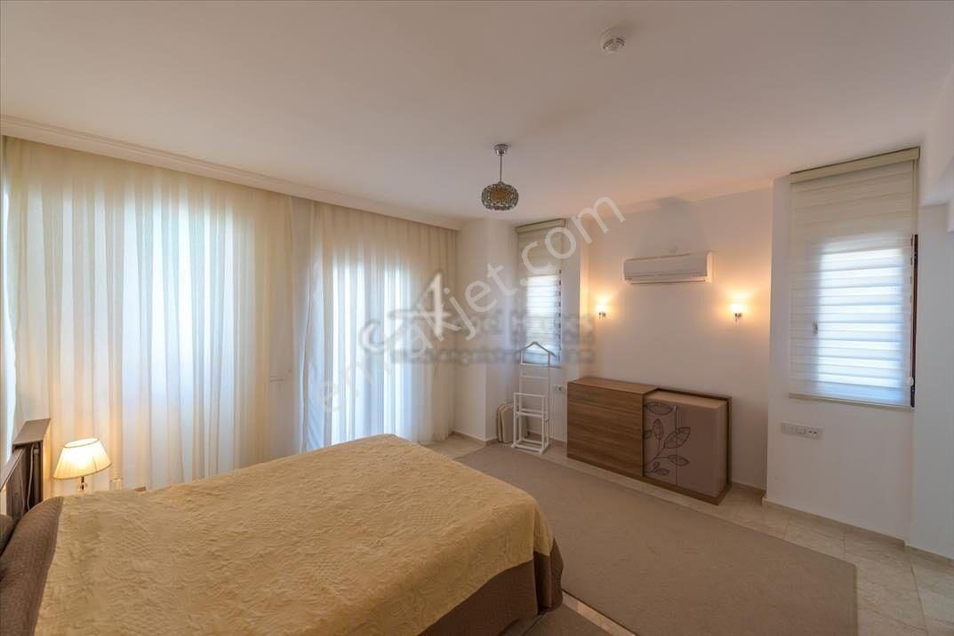 Hisarönü'nün En Güzel Lokasyonundan Satılık 4 Odalı Villa - Görsel 13