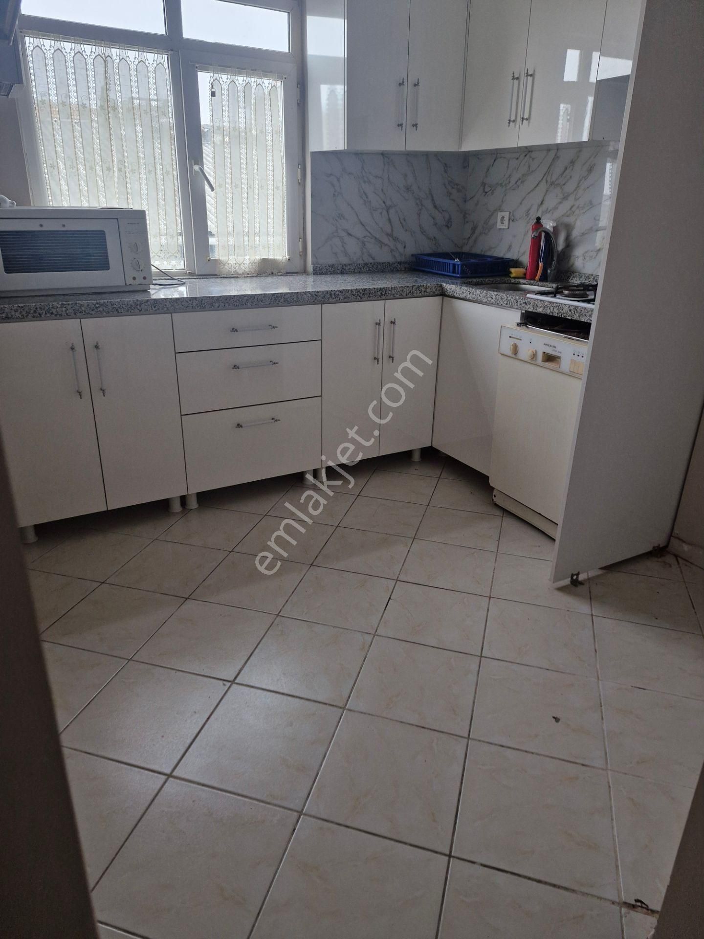 Akşenden Fatih Çapa Odabaşı Hacı Zihni 4.son Kat 2+1 Satılık Daire - Görsel 12