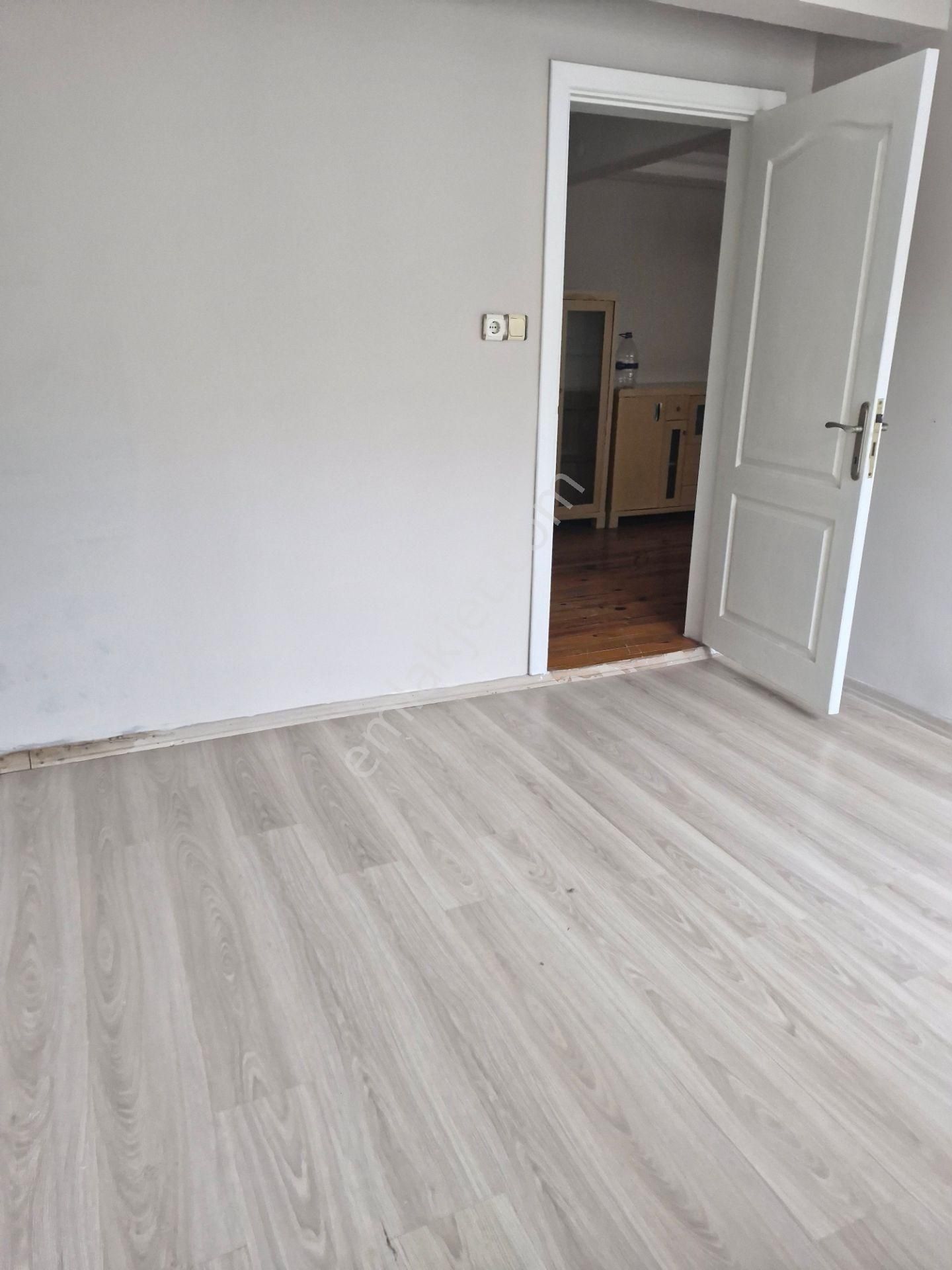 Akşenden Fatih Çapa Odabaşı Hacı Zihni 4.son Kat 2+1 Satılık Daire - Görsel 6