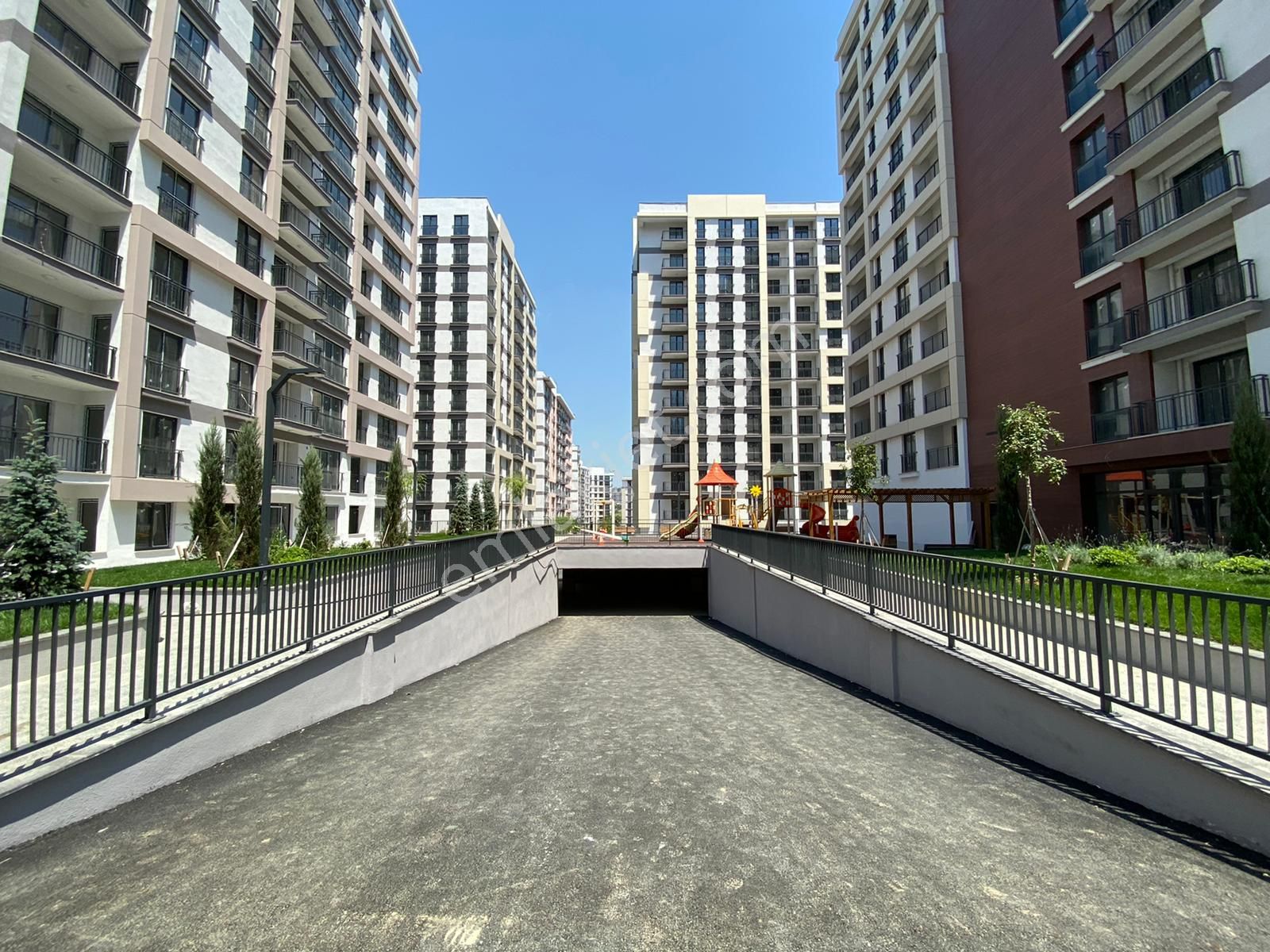 Bağlarbaşı Mah. 7/b Vadi Evleri 6.kısımda 3+1 Satılık 118m2 10.arakat Çift Balkonlu Site İçi Daire - Görsel 27