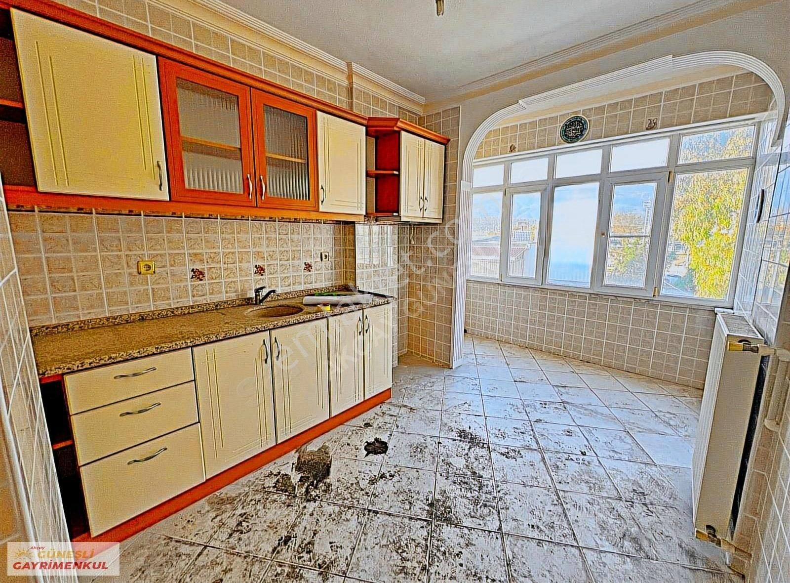 "güneşli'den" Akçay Merkez'de Ön Cephe&ara Kat 2+1 Daire