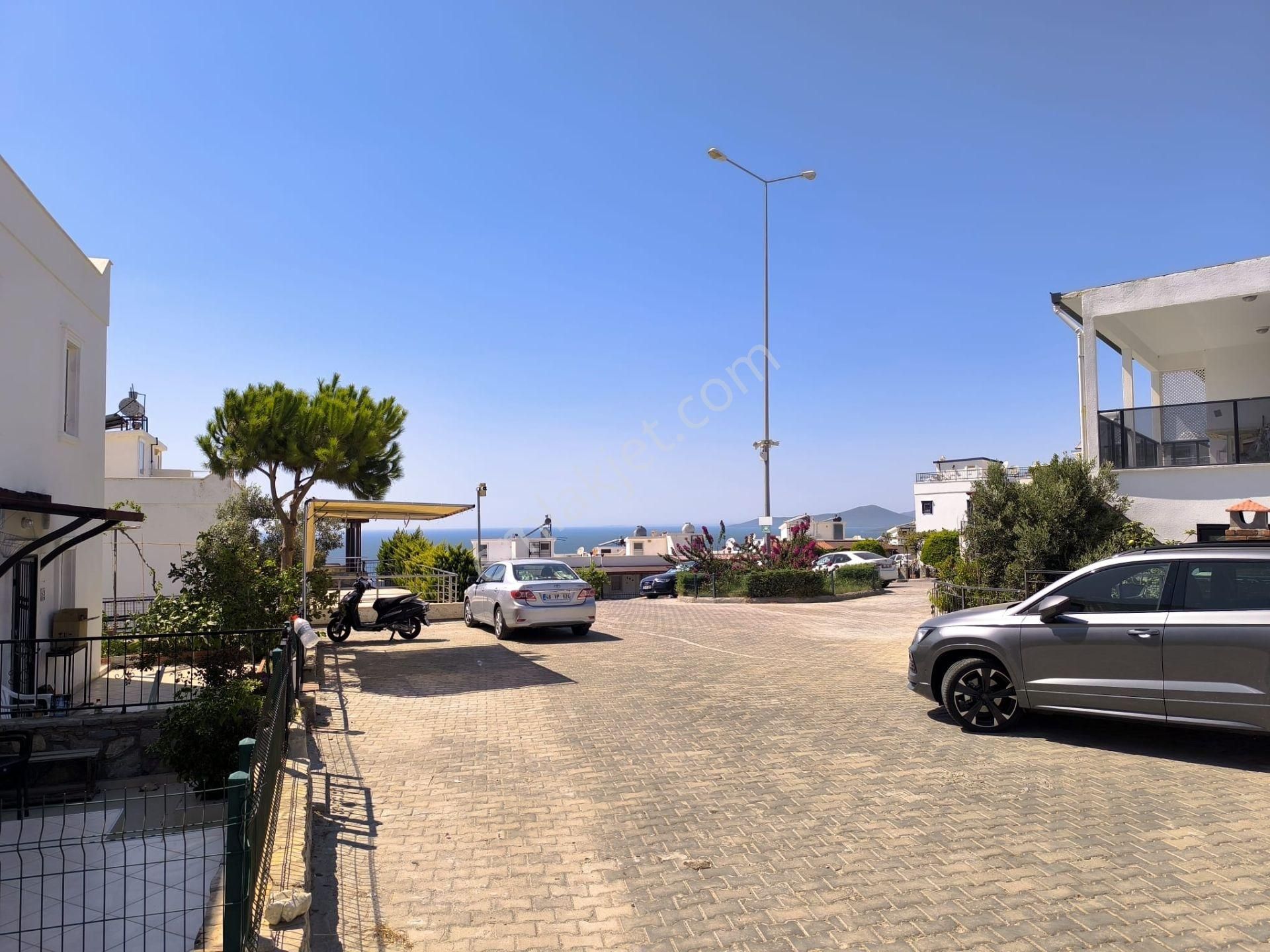 Gültan Sitesinde Deniz Manzaralı Dubleks 3+1 Villa - Görsel 24
