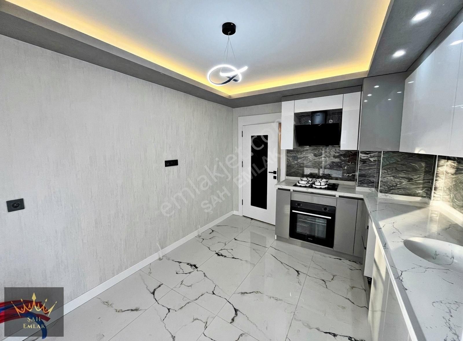 Şah Emlak'tan Merkezi Konumda 3+1 130m² Full Yapılı Lüks Daire