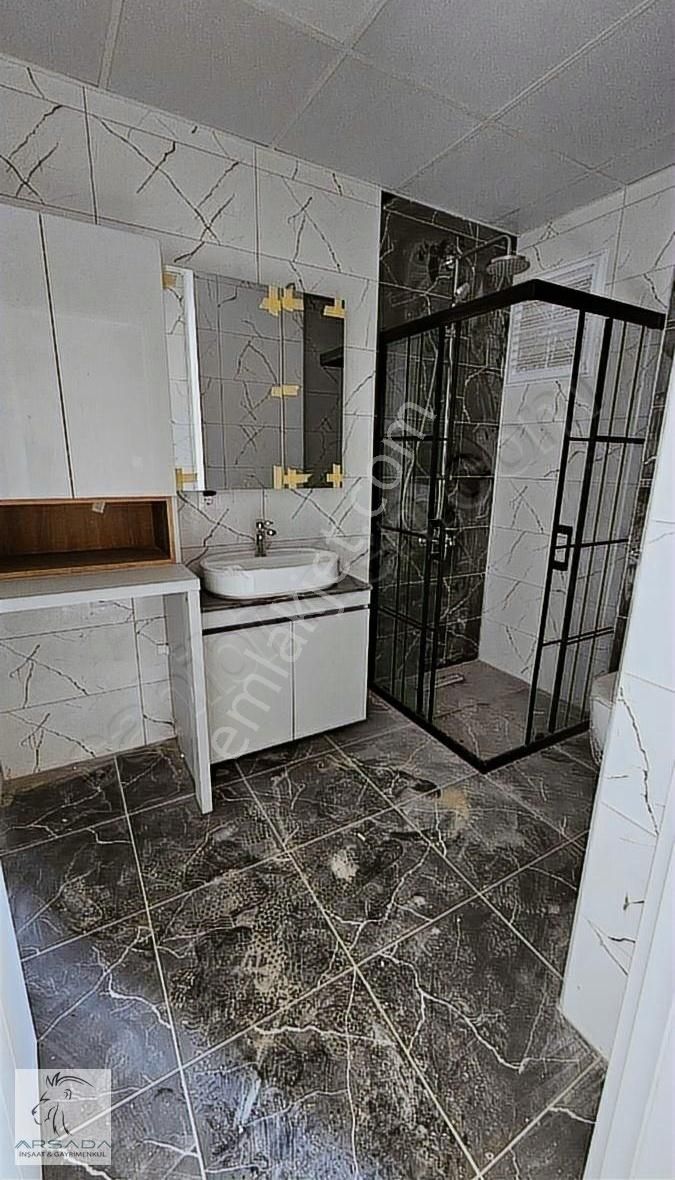 Kuşadası Merkezde Havuzlu Site Satılık 2+1 Daire - Görsel 7