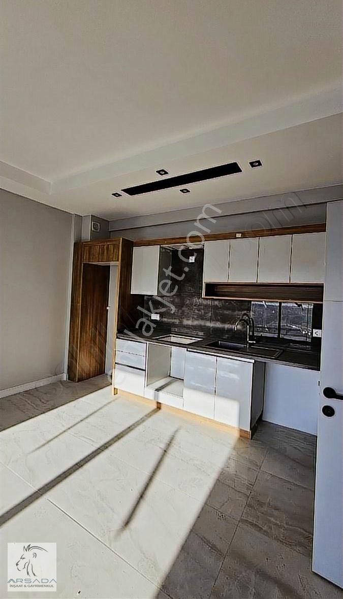 Kuşadası Merkezde Havuzlu Site Satılık 2+1 Daire - Görsel 6