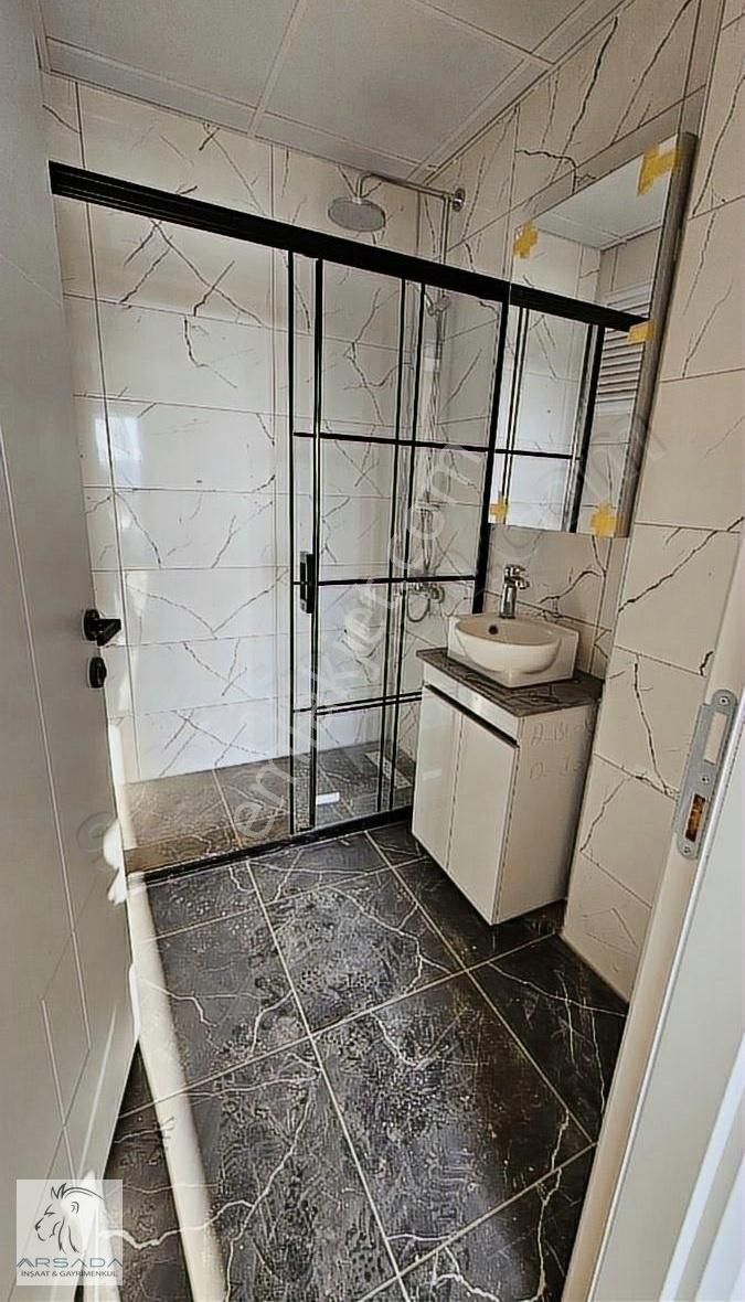 Kuşadası Merkezde Havuzlu Site Satılık 2+1 Daire - Görsel 11