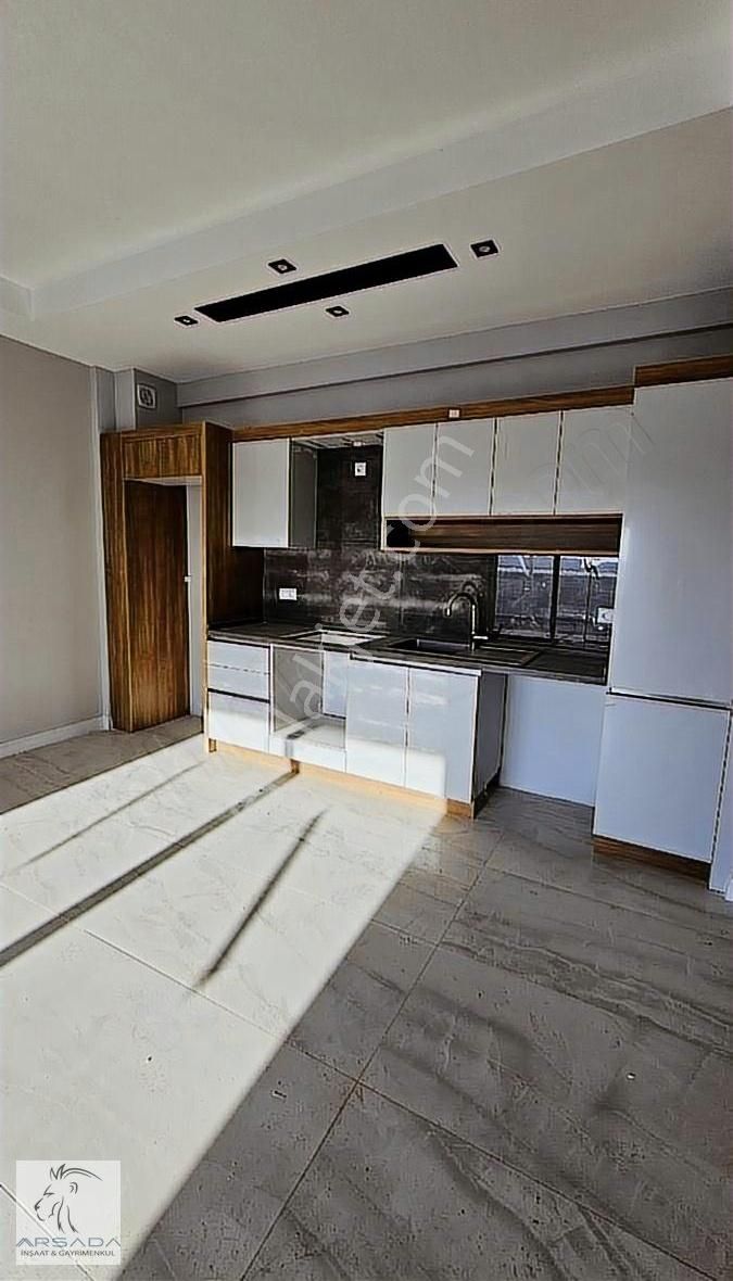 Kuşadası Merkezde Havuzlu Site Satılık 2+1 Daire - Görsel 10