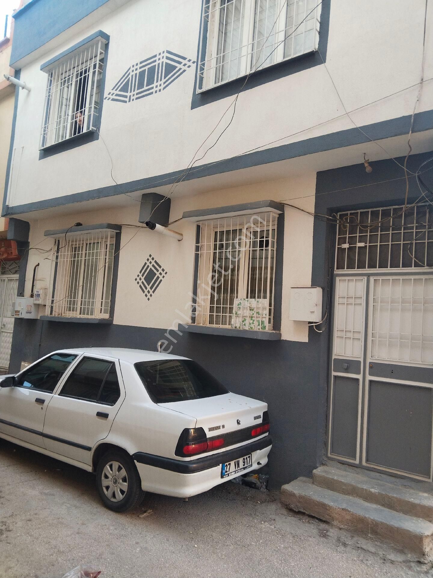 Güneşte Satlik İki Katlı Müstakil Ev - Görsel 2