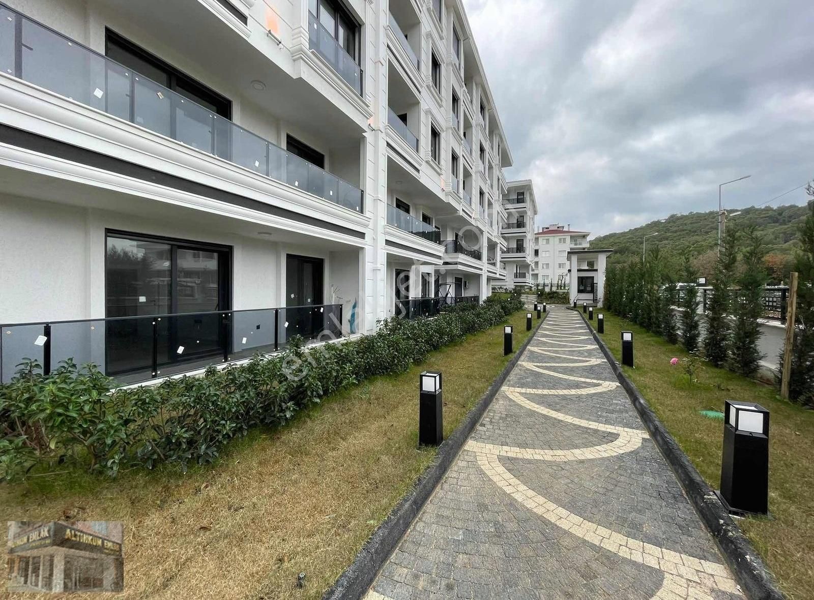 Sarımsaklı'da Yüzme Havuzlu Sitede 2+1 Satılık Yazlık - Görsel 12