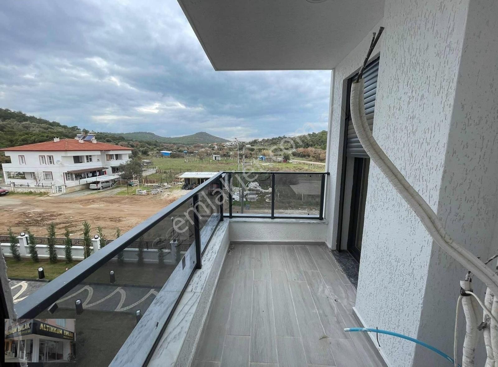 Sarımsaklı'da Yüzme Havuzlu Sitede 2+1 Satılık Yazlık - Görsel 6