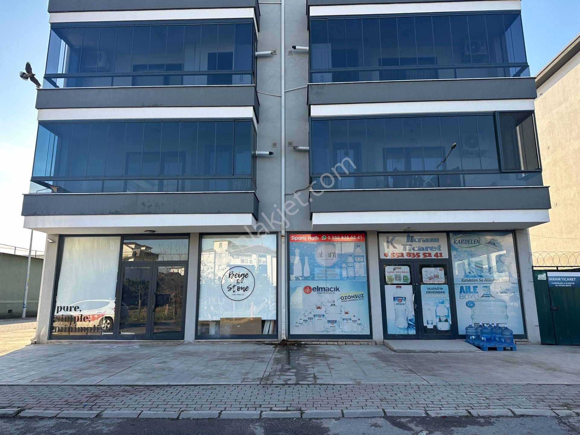 Eskidji'den Kavanium Yanında Otoparklı Zemin Kat Yapılı Masrafsız İşyeri