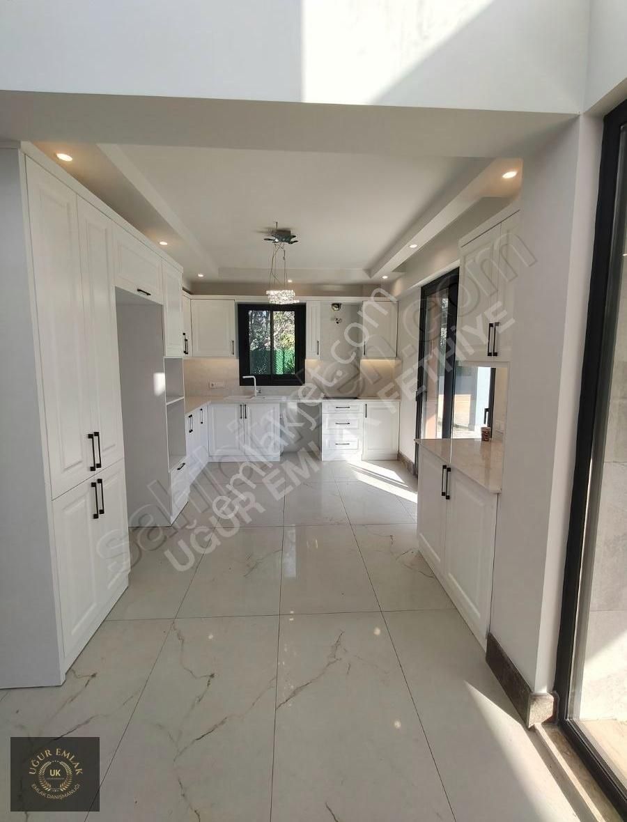 Uğur Emlaktan Fethiye Akarca Mah. Triplex 6+1 Satılık Villa - Görsel 9