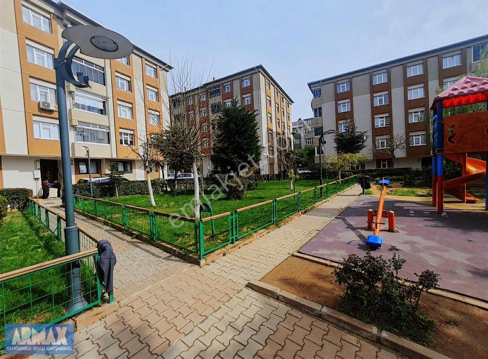 Armax't Sultangazi Mah Satılık 2+1 Daire 1.kat Kutlupark Sitesi