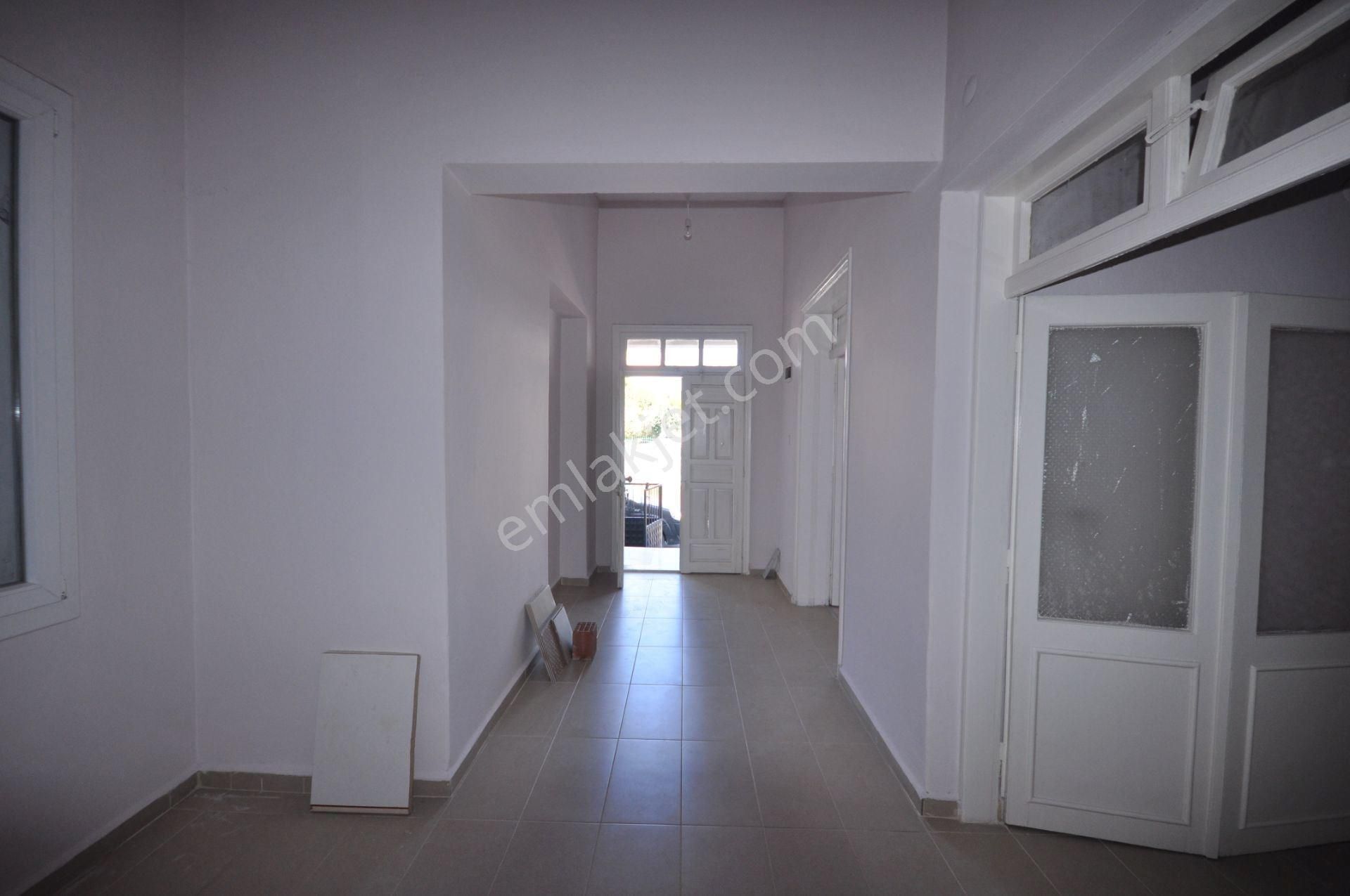 Söke Kemalpaşa Mh. Komple Yenilenmiş Satılık 2+1 Daire - Görsel 3