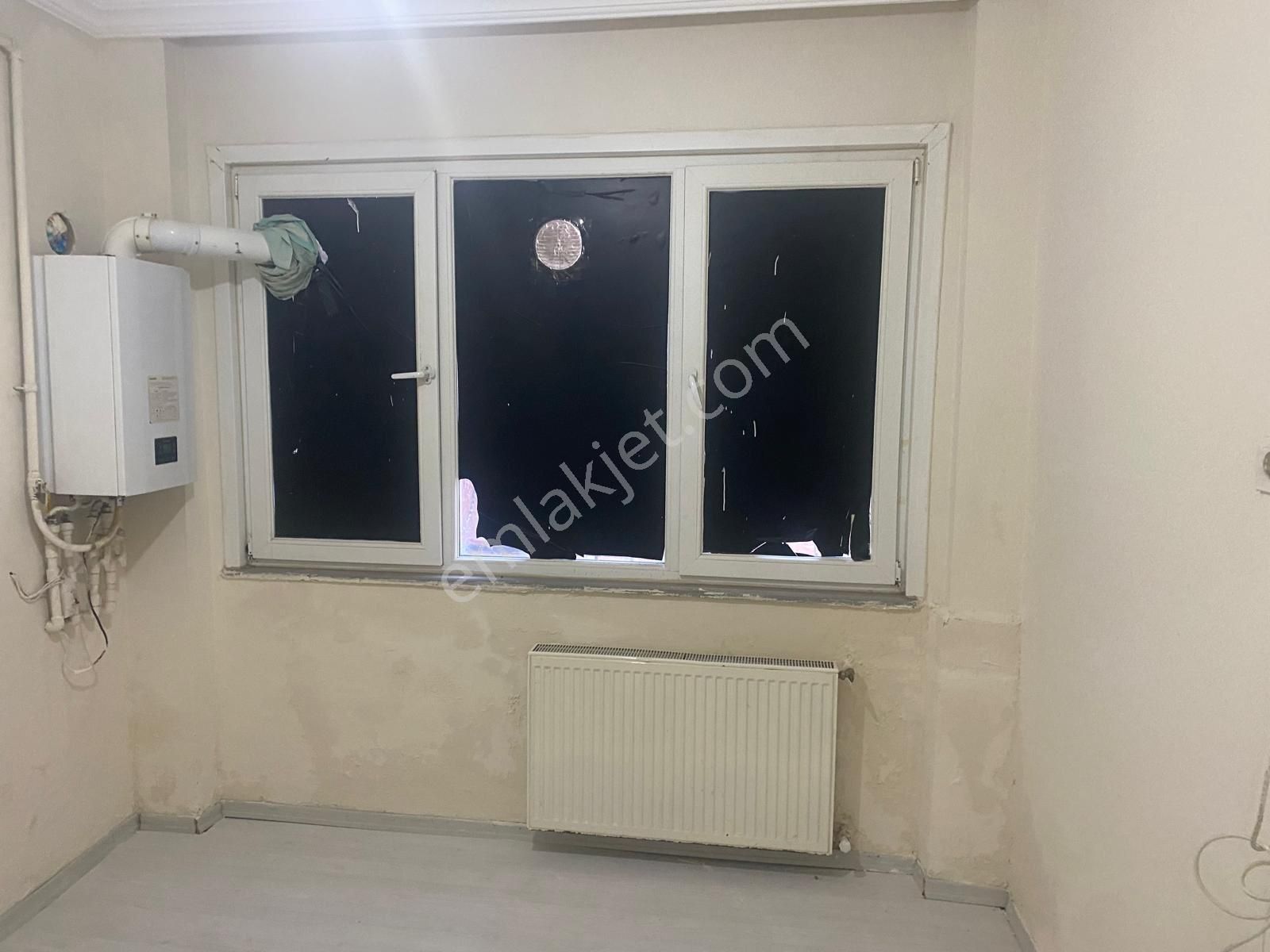 Es Gayrimenkul Yedikulede Eşyasız Kiralık Daire