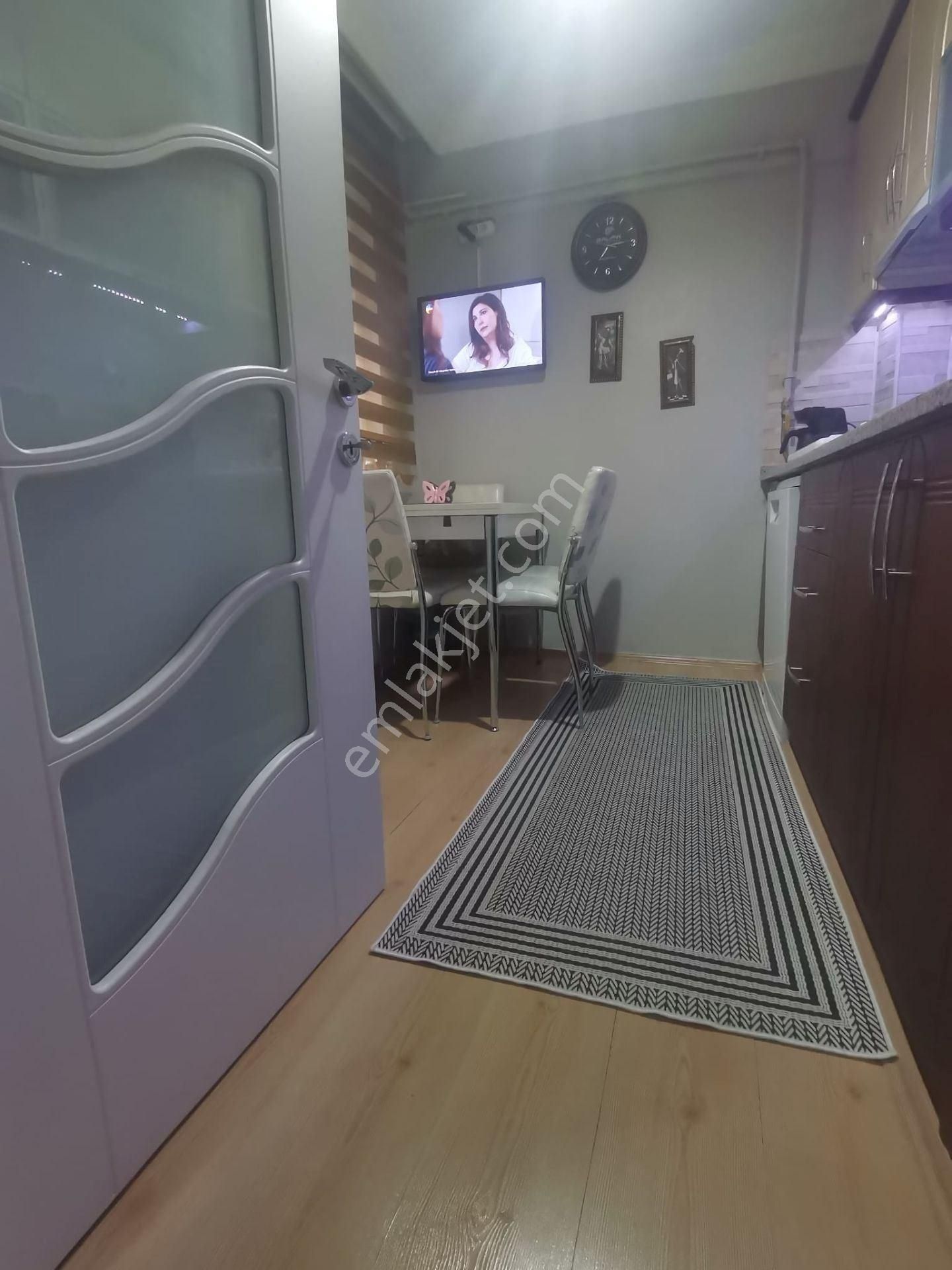 Adrian'dan Selimiye Cami Yanı Satılık 2+1 Daire