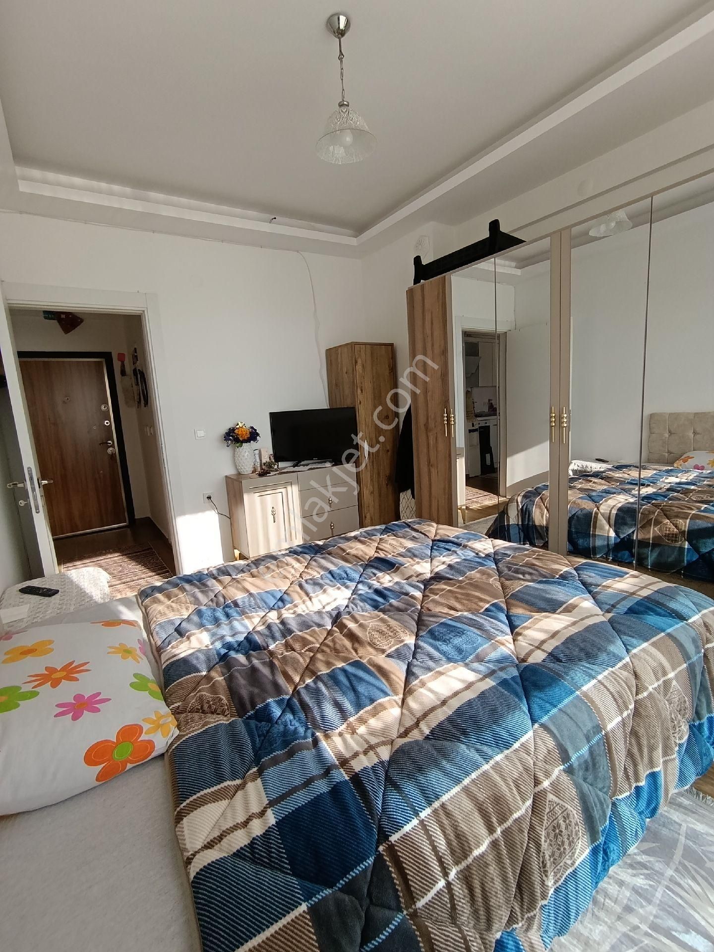 Kuşadası'nda Havuzlu Sitede Doğalgazlı 1+1 Daire - Görsel 20