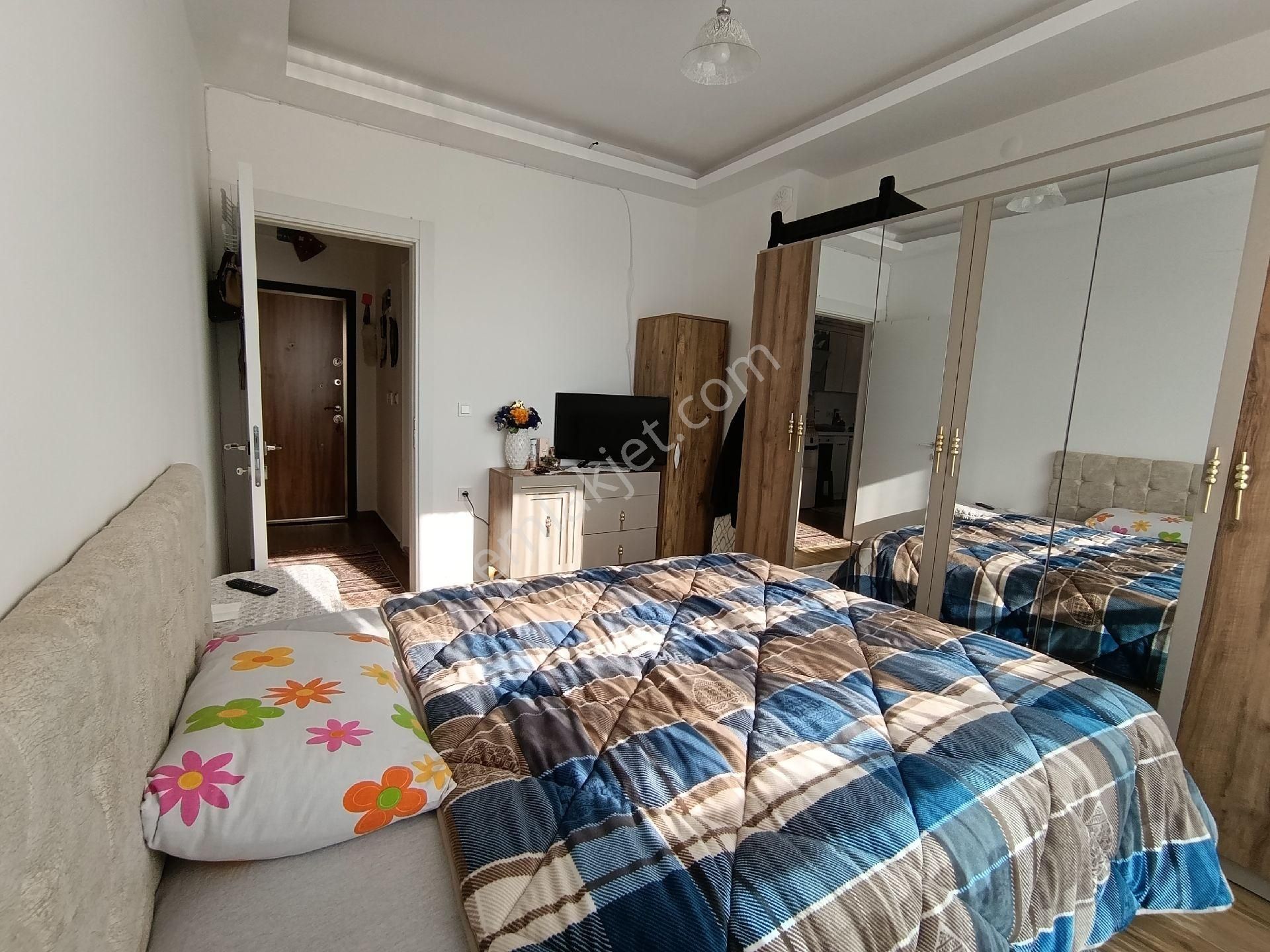 Kuşadası'nda Havuzlu Sitede Doğalgazlı 1+1 Daire - Görsel 21