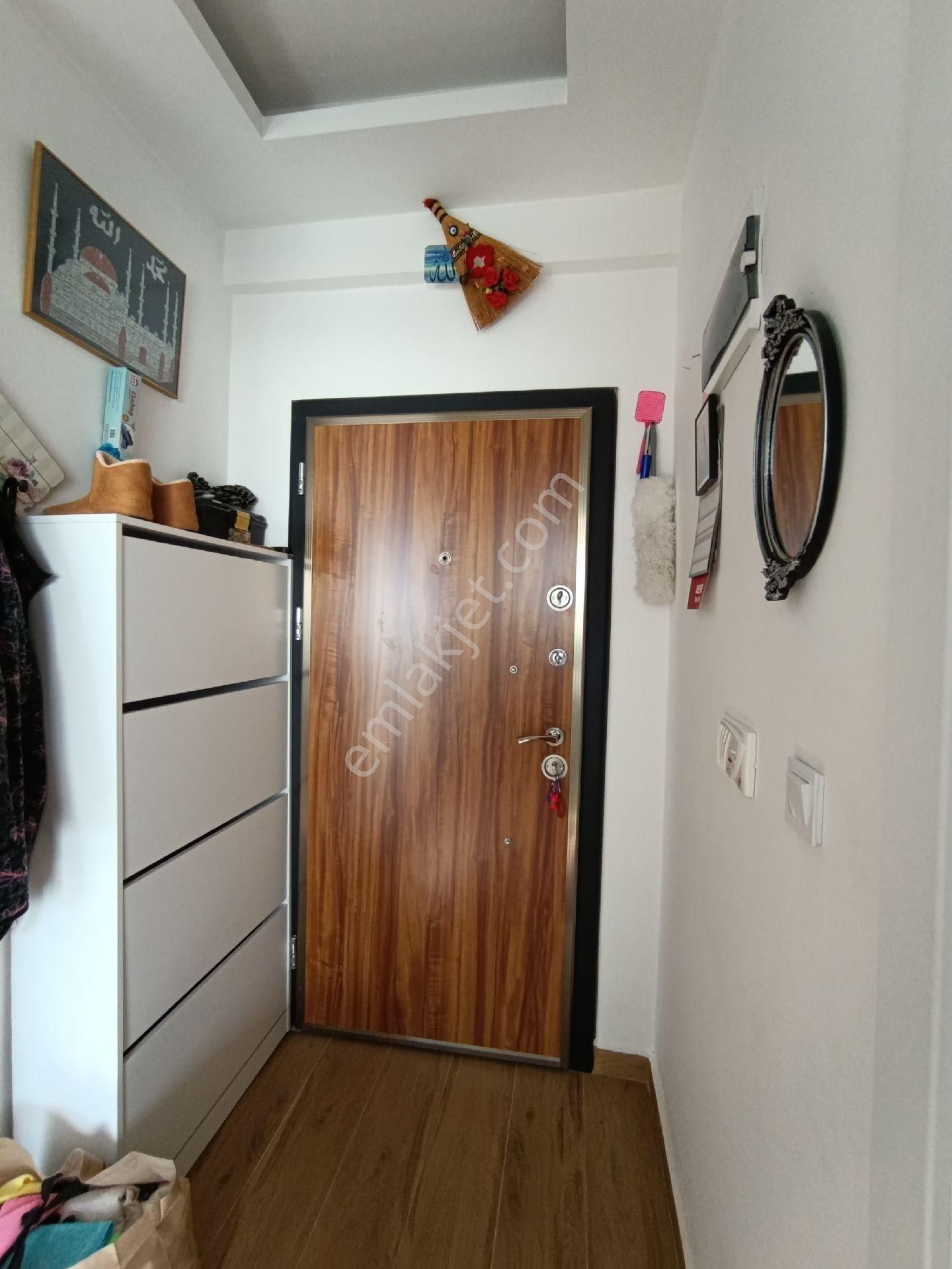 Kuşadası'nda Havuzlu Sitede Doğalgazlı 1+1 Daire - Görsel 9