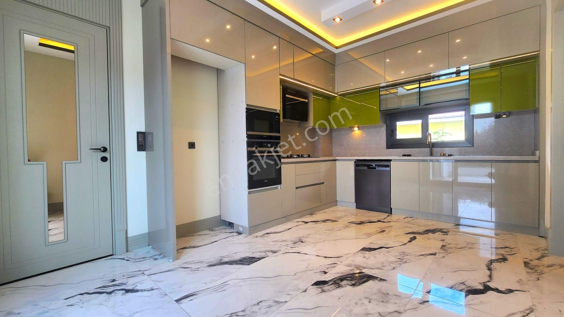 Gümüşden Zeytinlide Ultra Lüks Özel Tasarımlı Enfes 5+1 Müstakil - Görsel 12