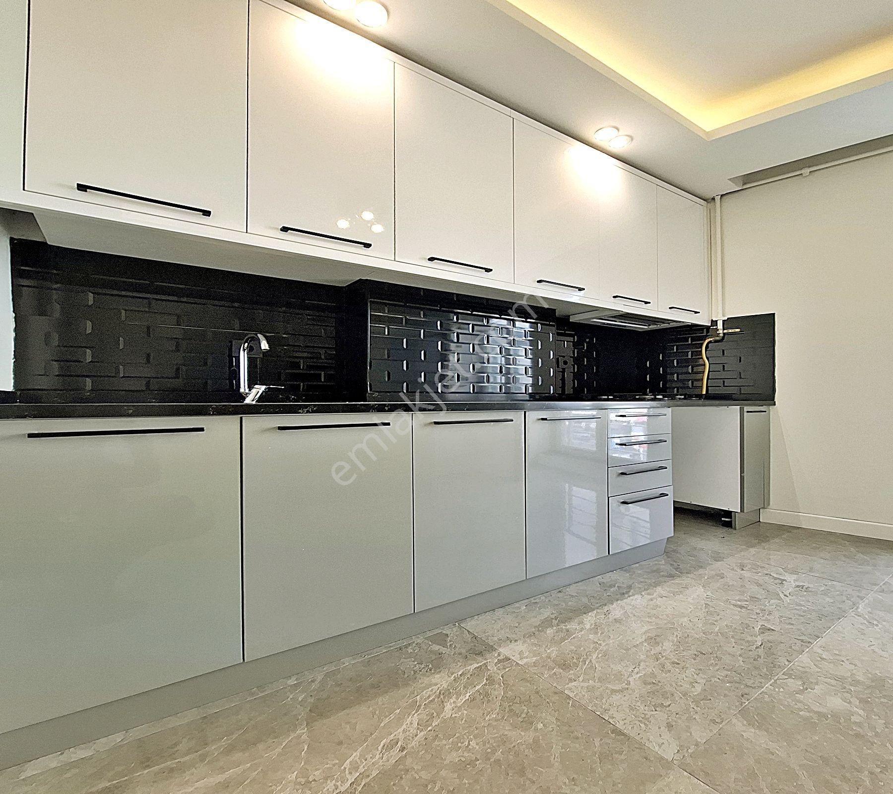 Hanev İnş'tan Metrobüse 5 Dk Mesafede 2+1 Ful Lüx Dekorlu Arakat - Görsel 19