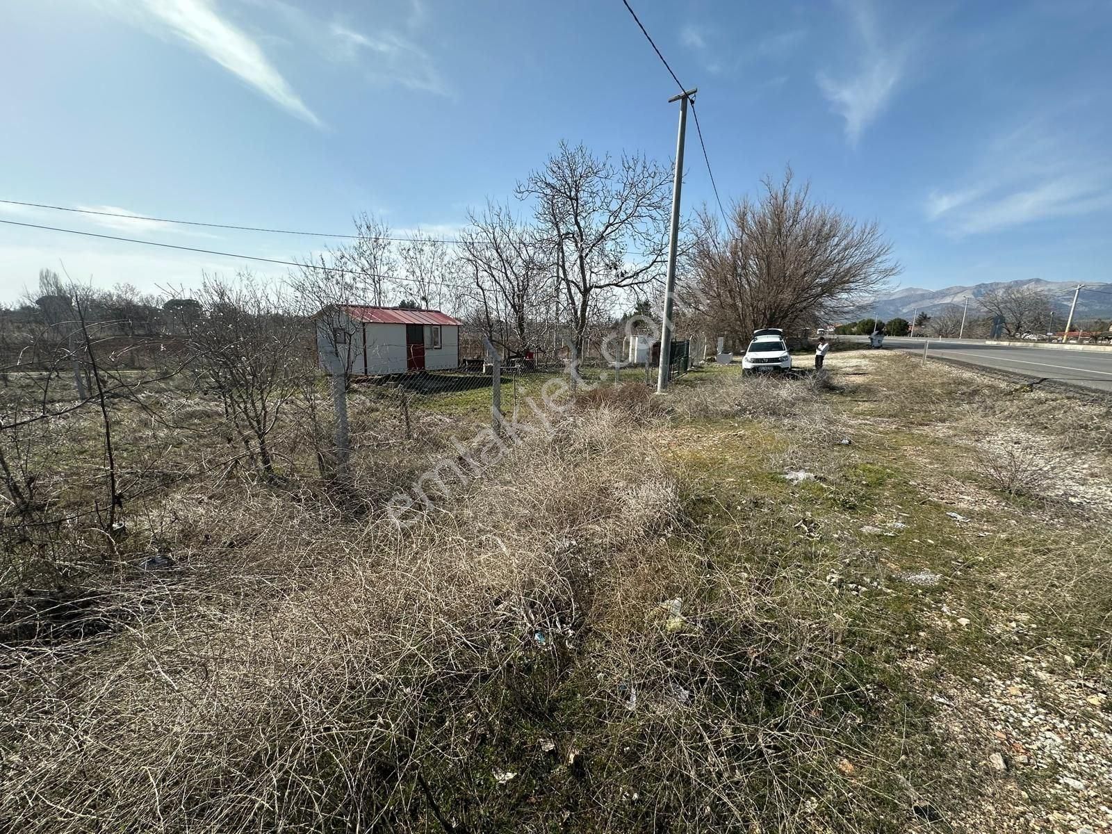 Tavas Kızılcabölük Yol Cepheli Elektrik Suyu Hazır Hobi Bahçesi