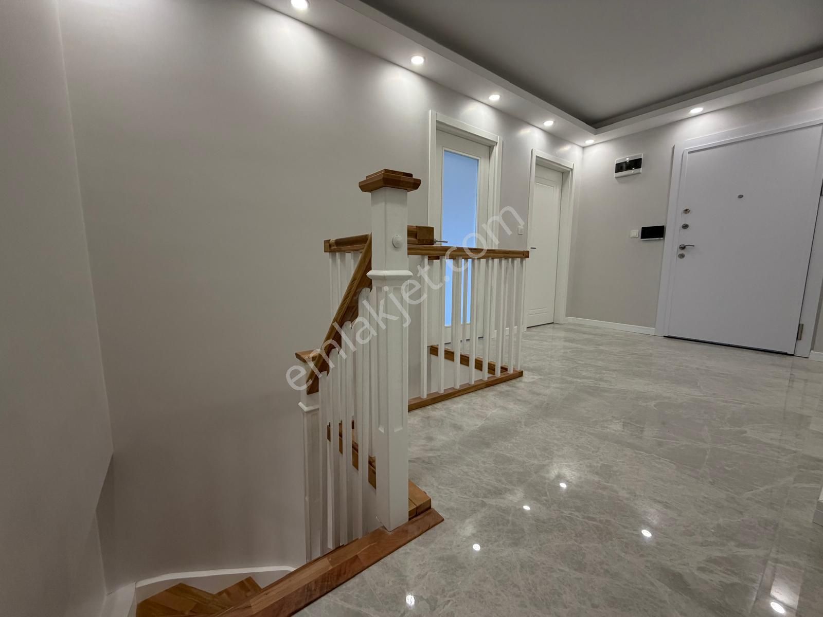 Bahçelievler Merkezde 5+2 Eşsiz Terasıyla Oturuma Hazır Dublex - Görsel 23