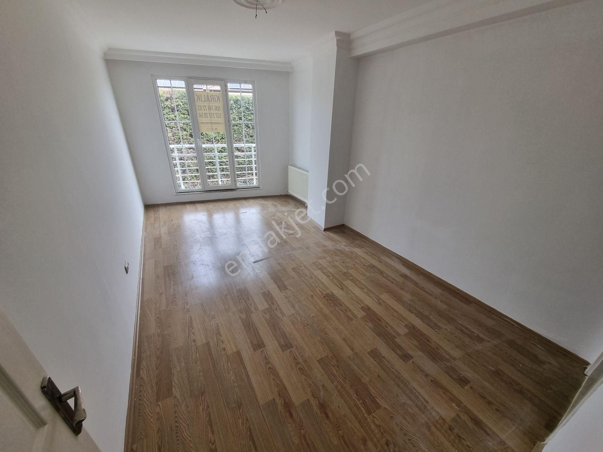 Çekmeköy Miamar Sinan Mahallesinde Kiralık 2+1 Ara Kat Daire