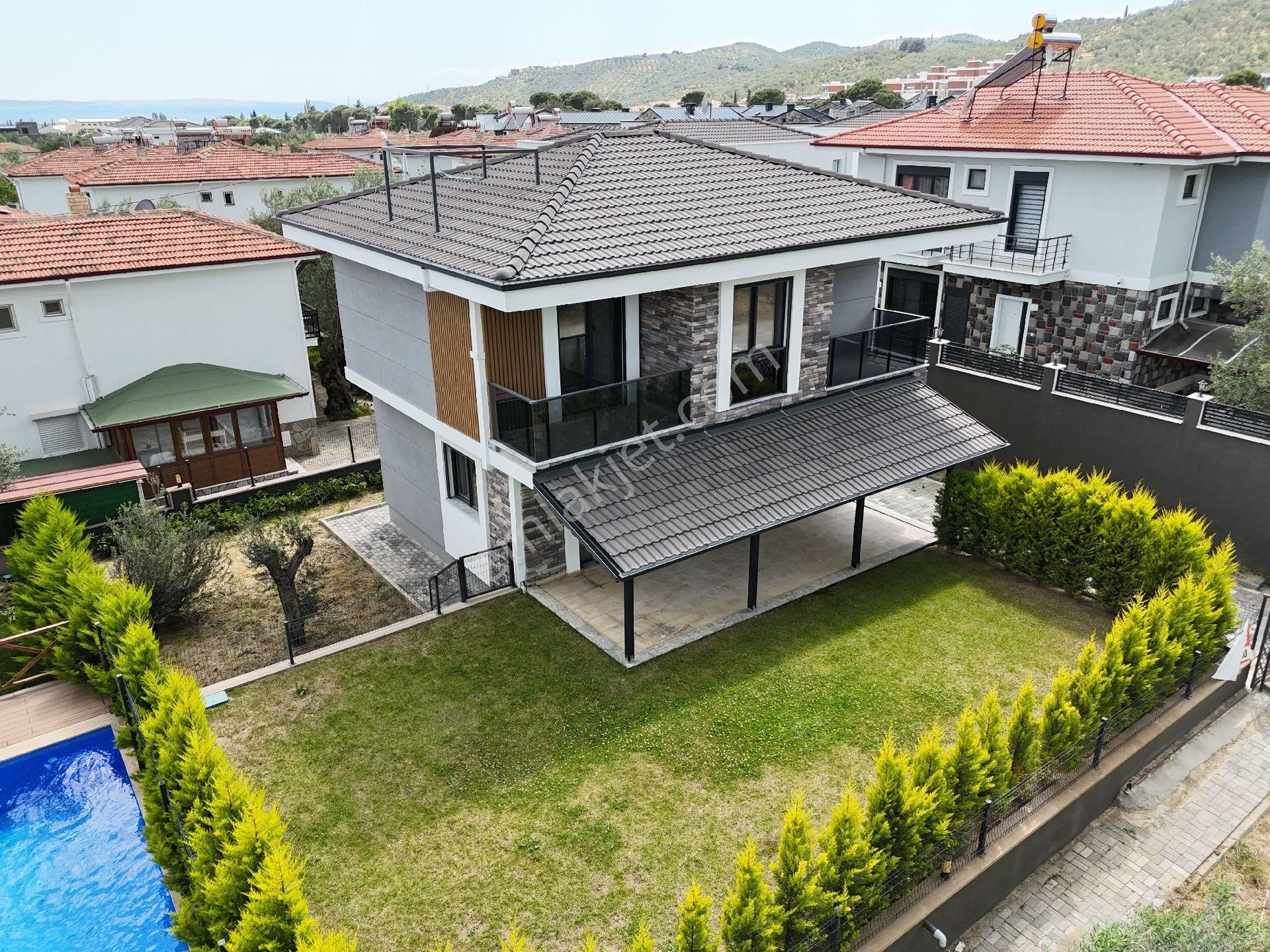 Vahdet'ten Gürede Nezih Lokasyonda Bağımsız Müstakil 3+1 Vilaa