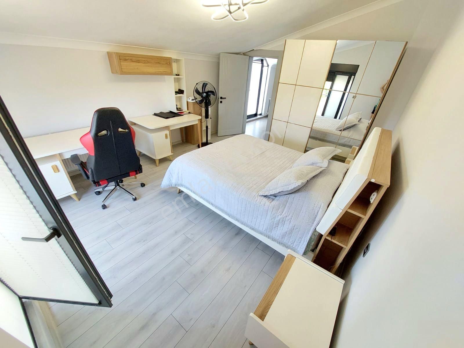 Vahdet'ten Yetkili Site İçi Havuzlu Bahçeli Lüks 5+1 Villa !!! - Görsel 33