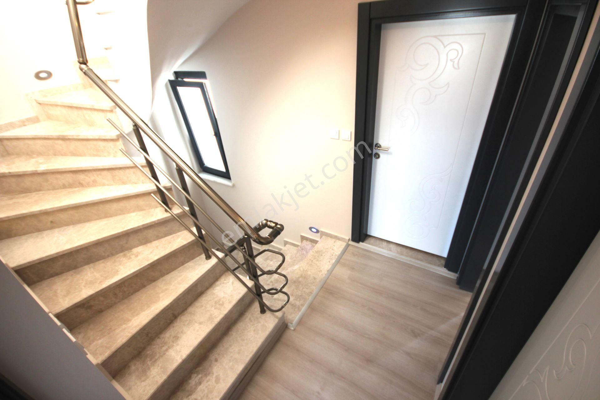 Vahdet'ten Güre Ssk'da Kapalı Garajlı Müstakil Bahçeli 3+1 Villa - Görsel 14