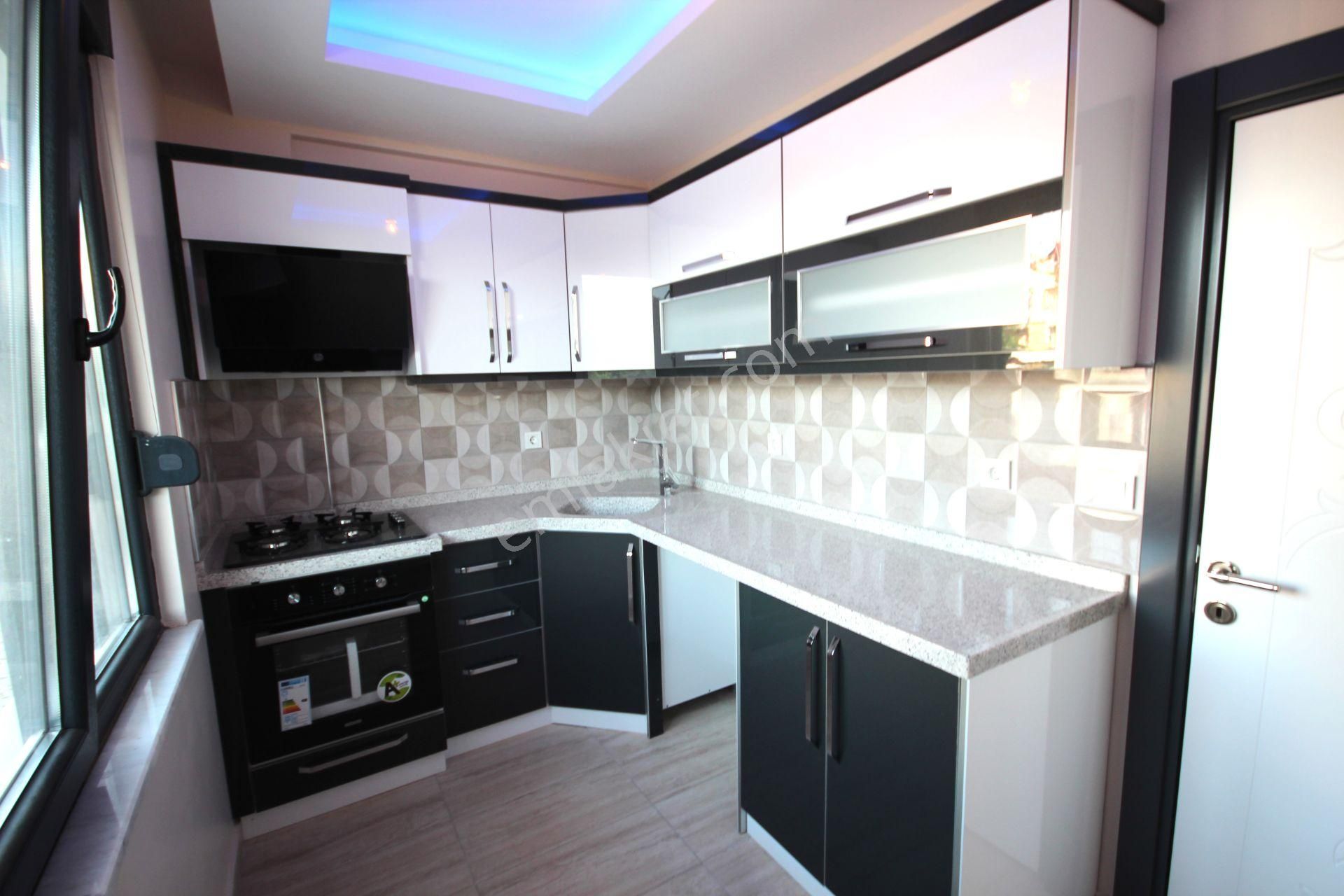 Vahdet'ten Güre Ssk'da Kapalı Garajlı Müstakil Bahçeli 3+1 Villa - Görsel 11