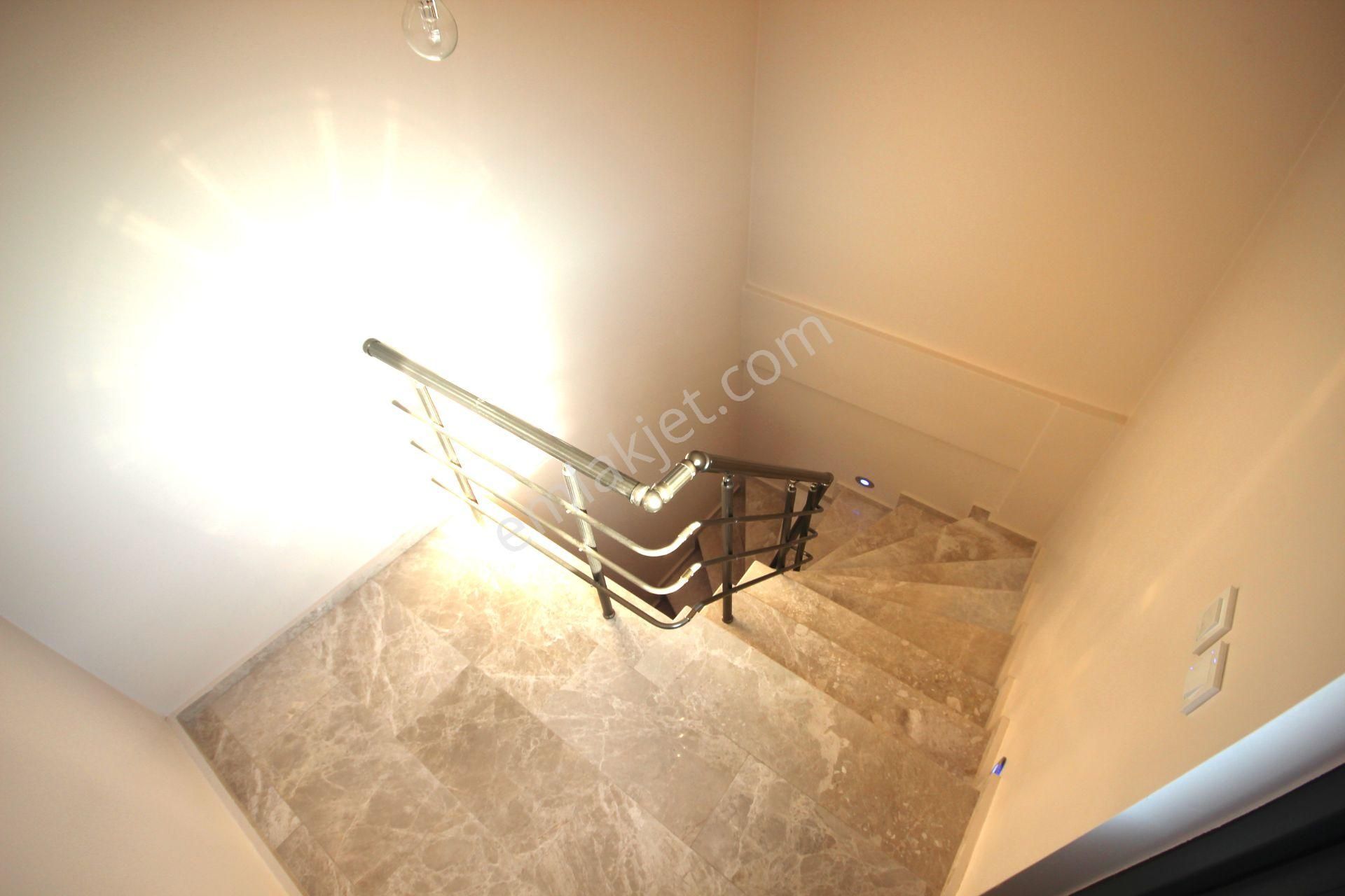 Vahdet'ten Güre Ssk'da Kapalı Garajlı Müstakil Bahçeli 3+1 Villa - Görsel 28